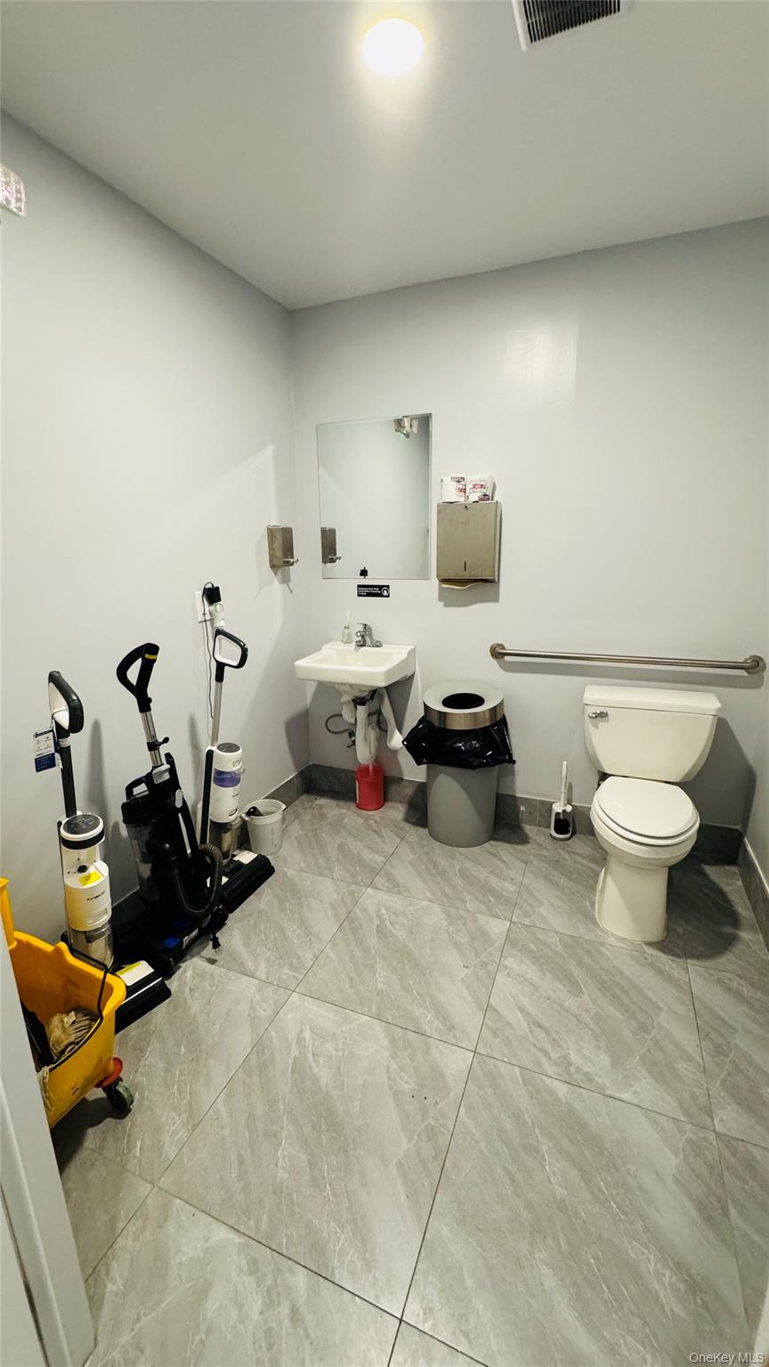 #7 photo, 231 Jericho Tpke, ナッソー郡 New Hyde Park , NY 11040