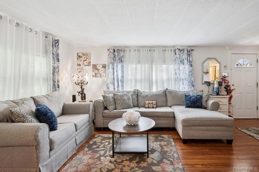 #15 photo, 1661-364 Old Country Road Pondwood #364 Road, サフォーク郡 Riverhead , NY 11901