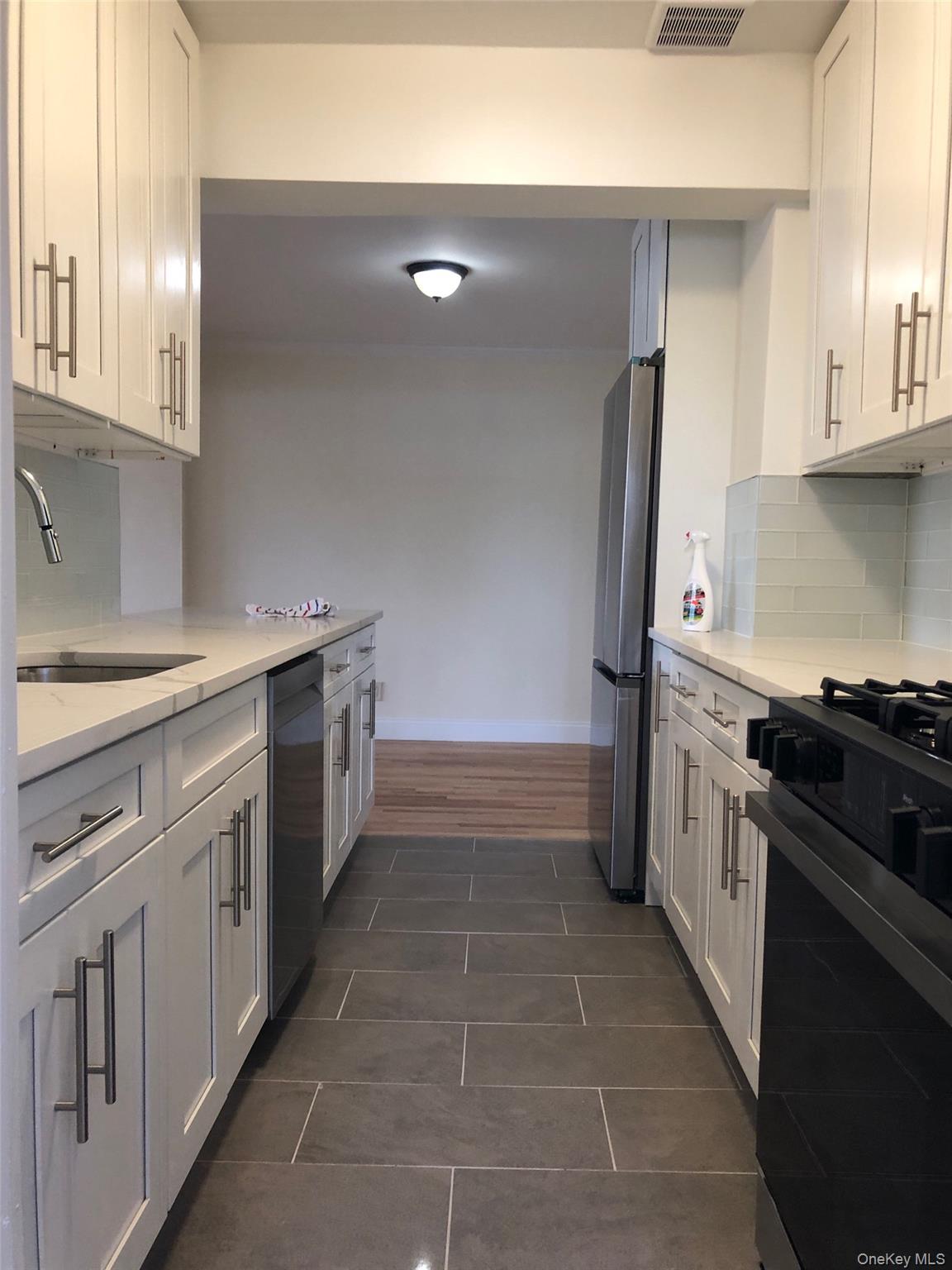 #10 photo, 1296 Midland Avenue, Yonkers , NY 10704