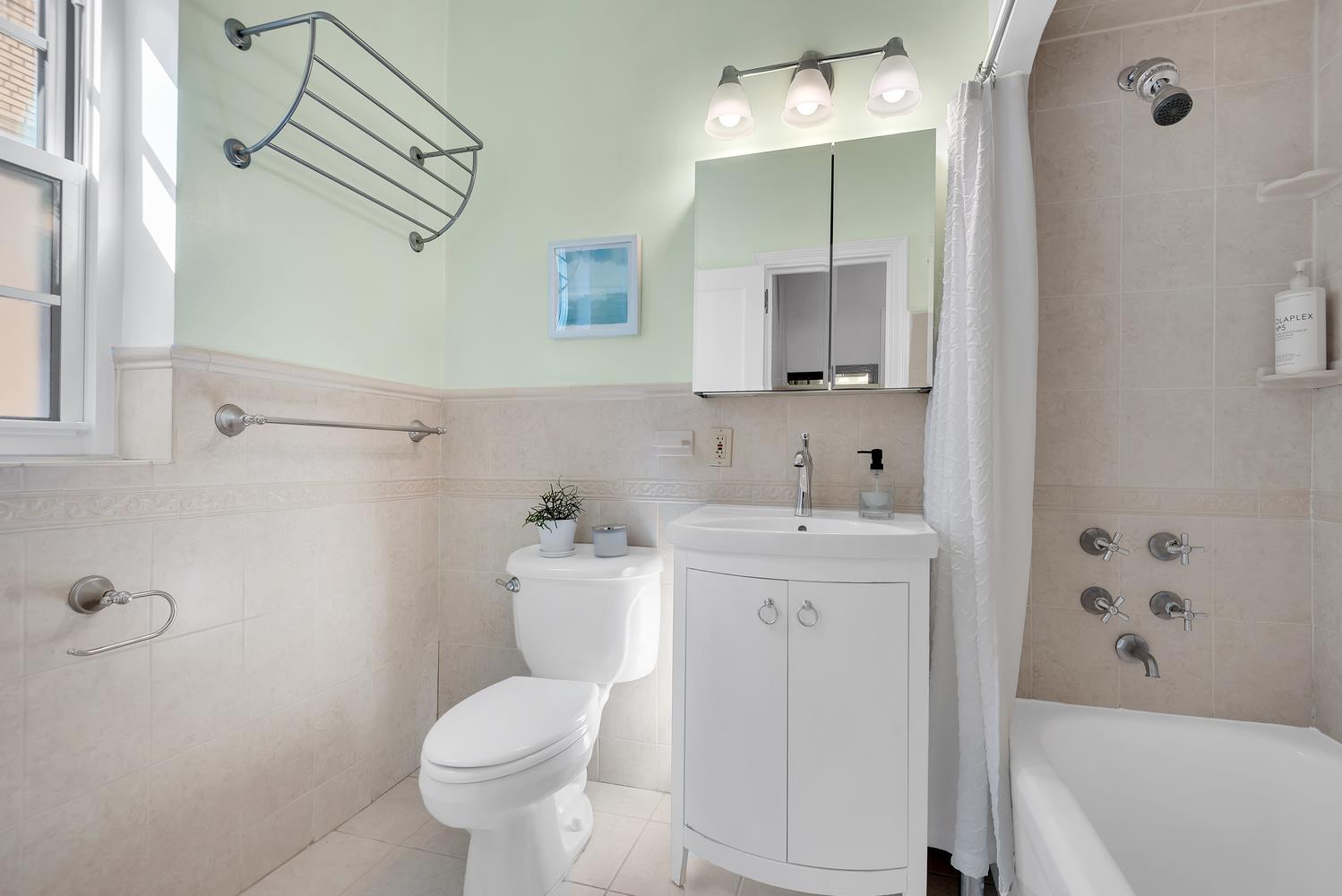 #7 photo, 35-25 77TH Street, クイーンズ区 Jackson Heights , NY 11372