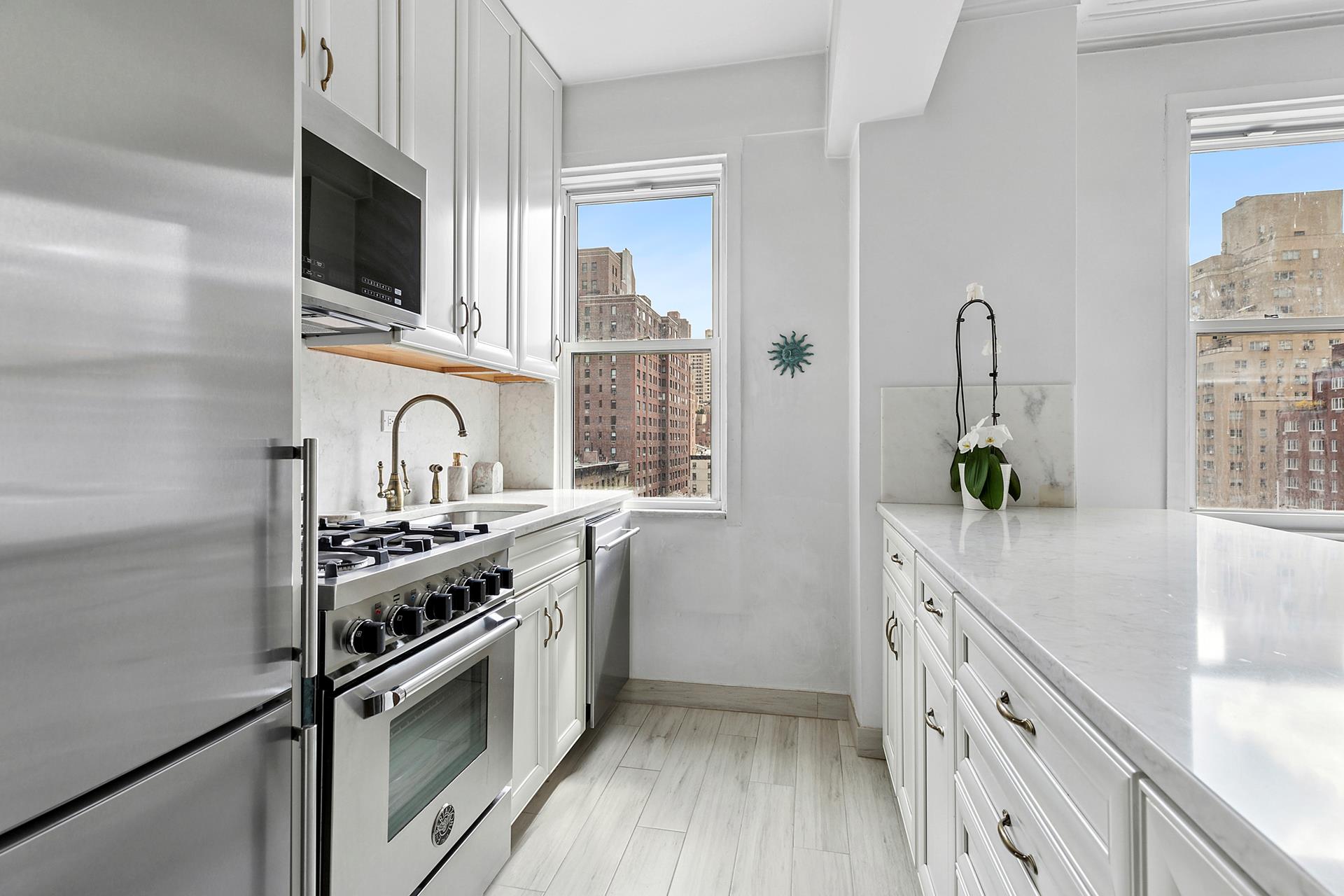 #6 photo, 220 MADISON Avenue, マンハッタン Midtown , NY 10016