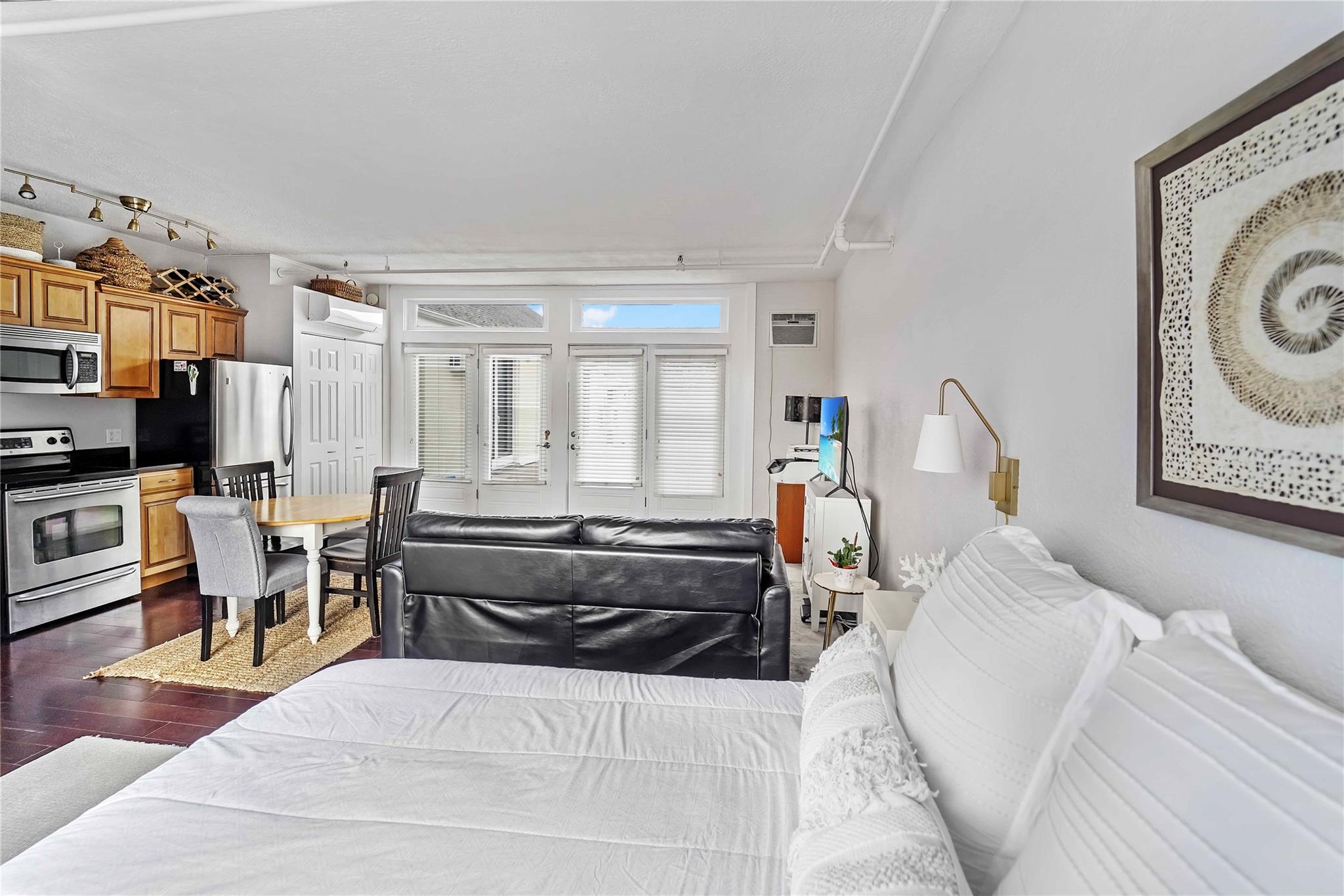 #8 photo, 52 Main Street 52 Main Street, Westhampton Beach , NY 11978