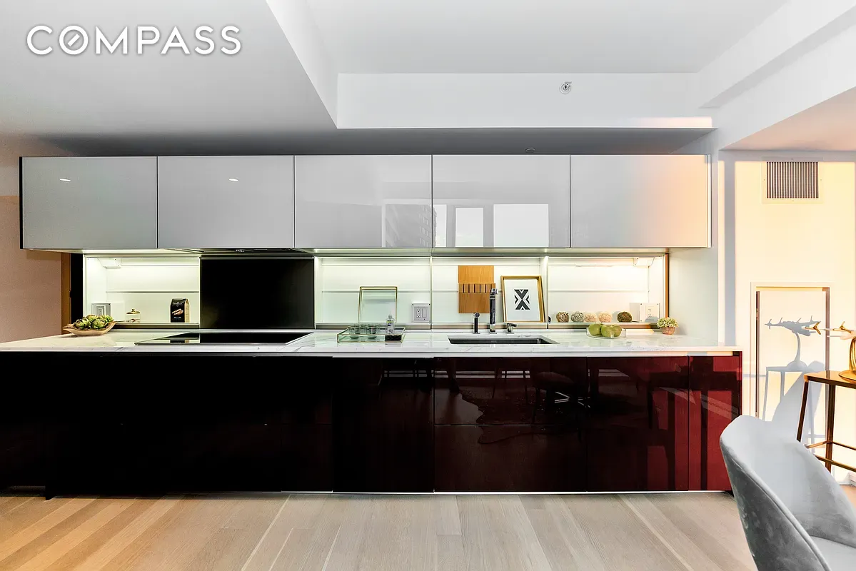 #12 photo, 135 W 52nd Street, マンハッタン Theater District , NY 10019