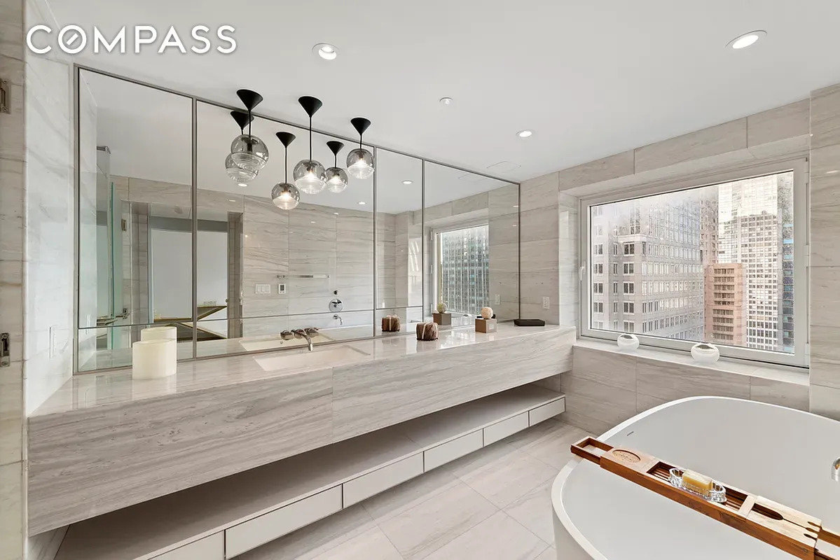 #14 photo, 135 W 52nd Street, マンハッタン Theater District , NY 10019