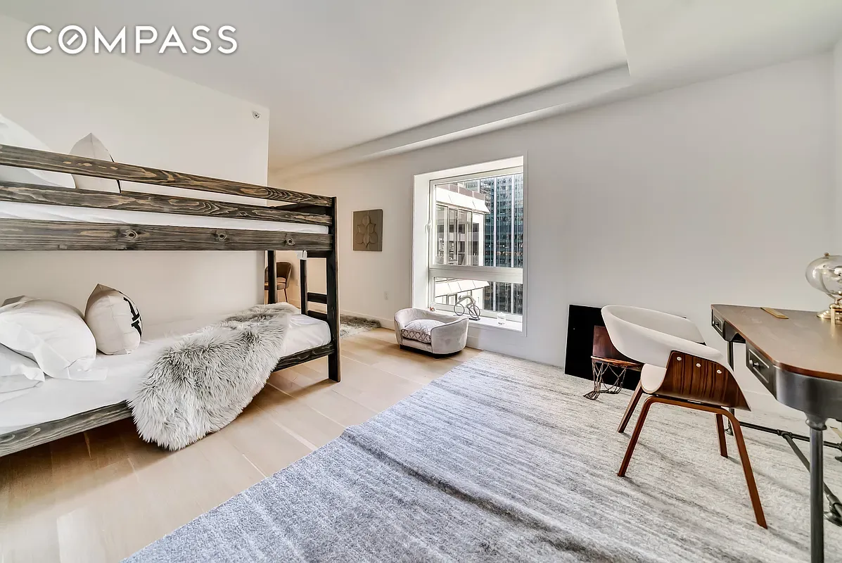 #18 photo, 135 W 52nd Street, マンハッタン Theater District , NY 10019