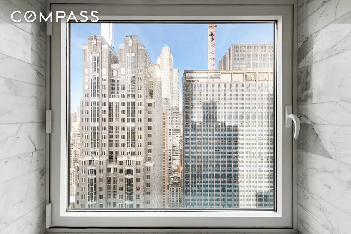 #20 photo, 135 W 52nd Street, マンハッタン Theater District , NY 10019