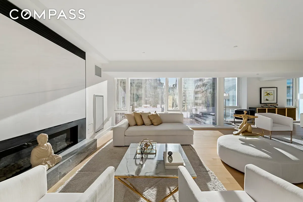 #6 photo, 135 W 52nd Street, マンハッタン Theater District , NY 10019