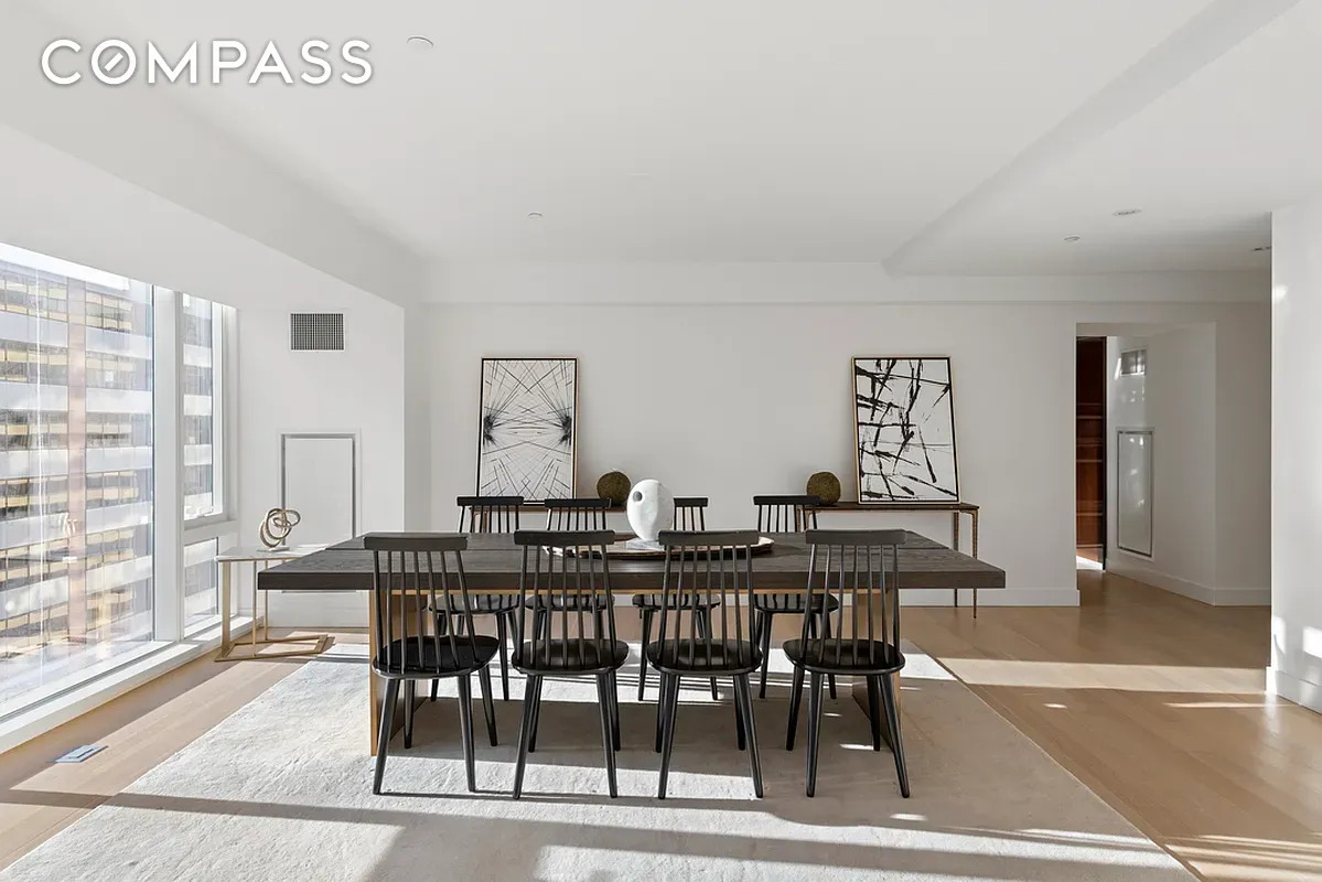 #8 photo, 135 W 52nd Street, マンハッタン Theater District , NY 10019