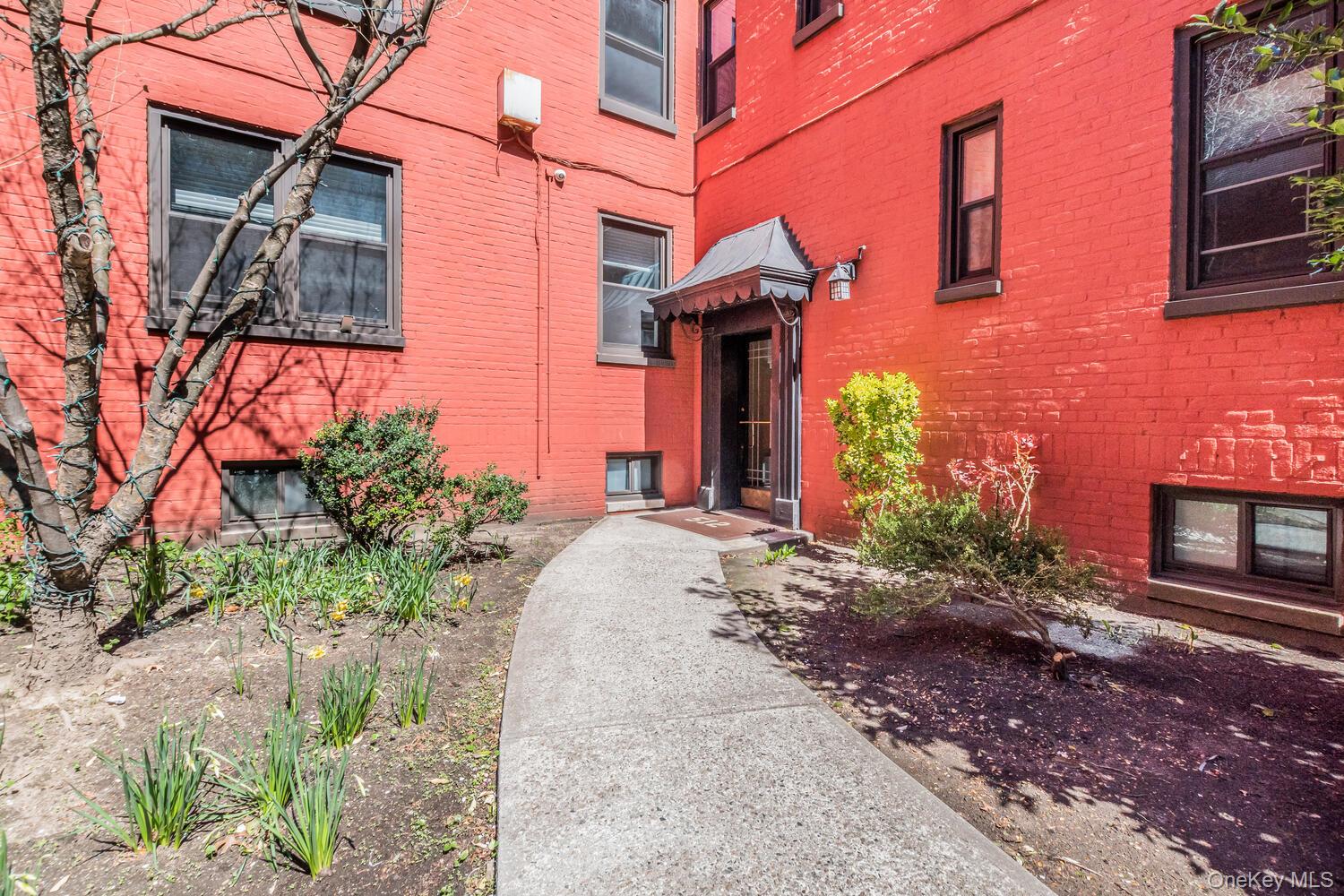 #14 photo, 512 Kappock Street, Bronx , NY 10463