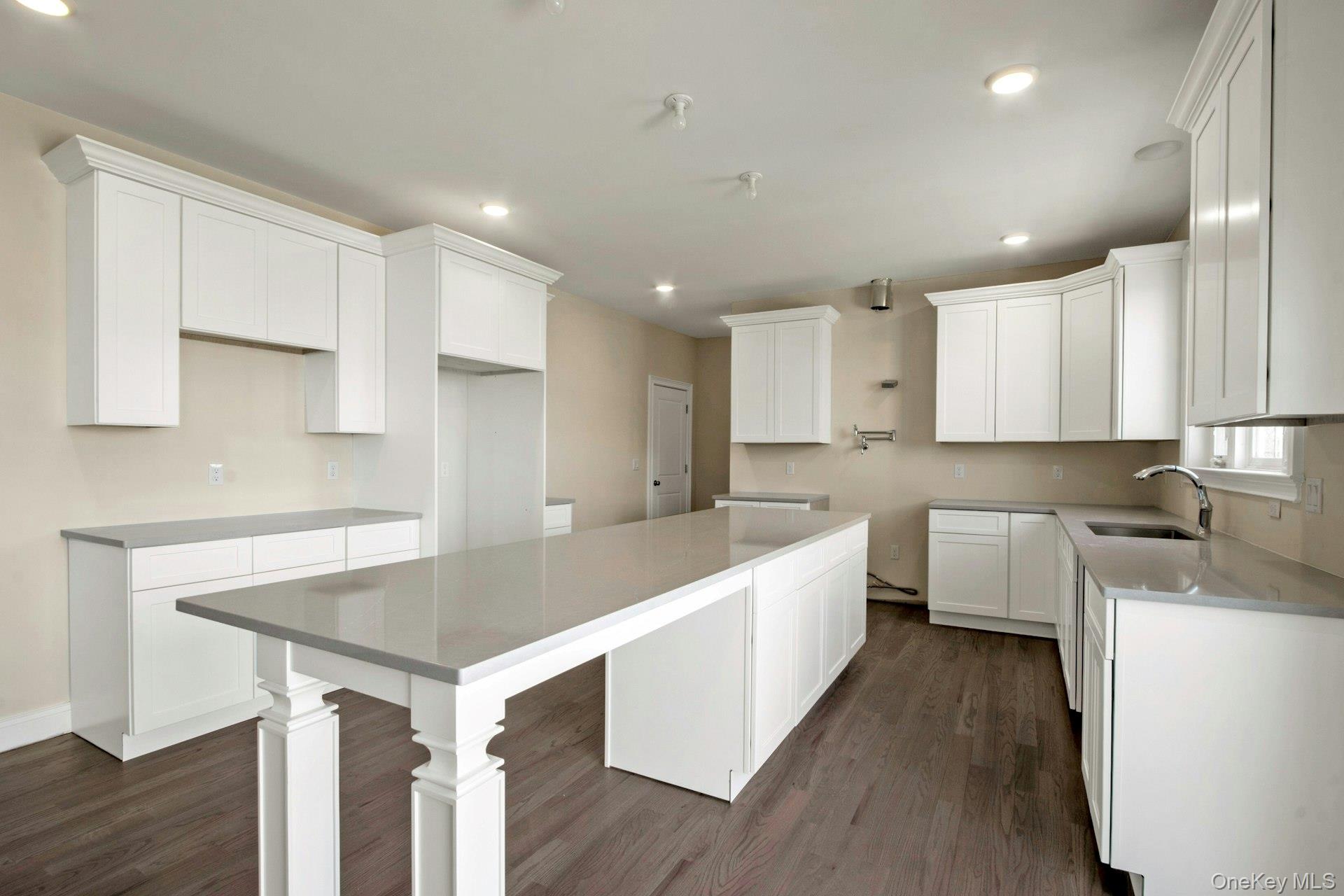 #11 photo, 47 Dartmouth Drive, Poughkeepsie , NY 12603