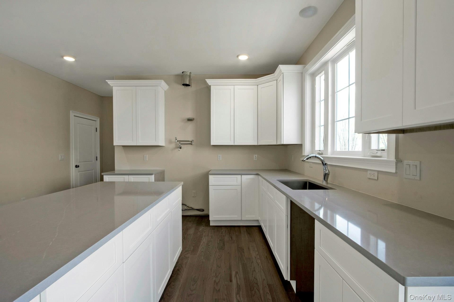 #8 photo, 47 Dartmouth Drive, Poughkeepsie , NY 12603