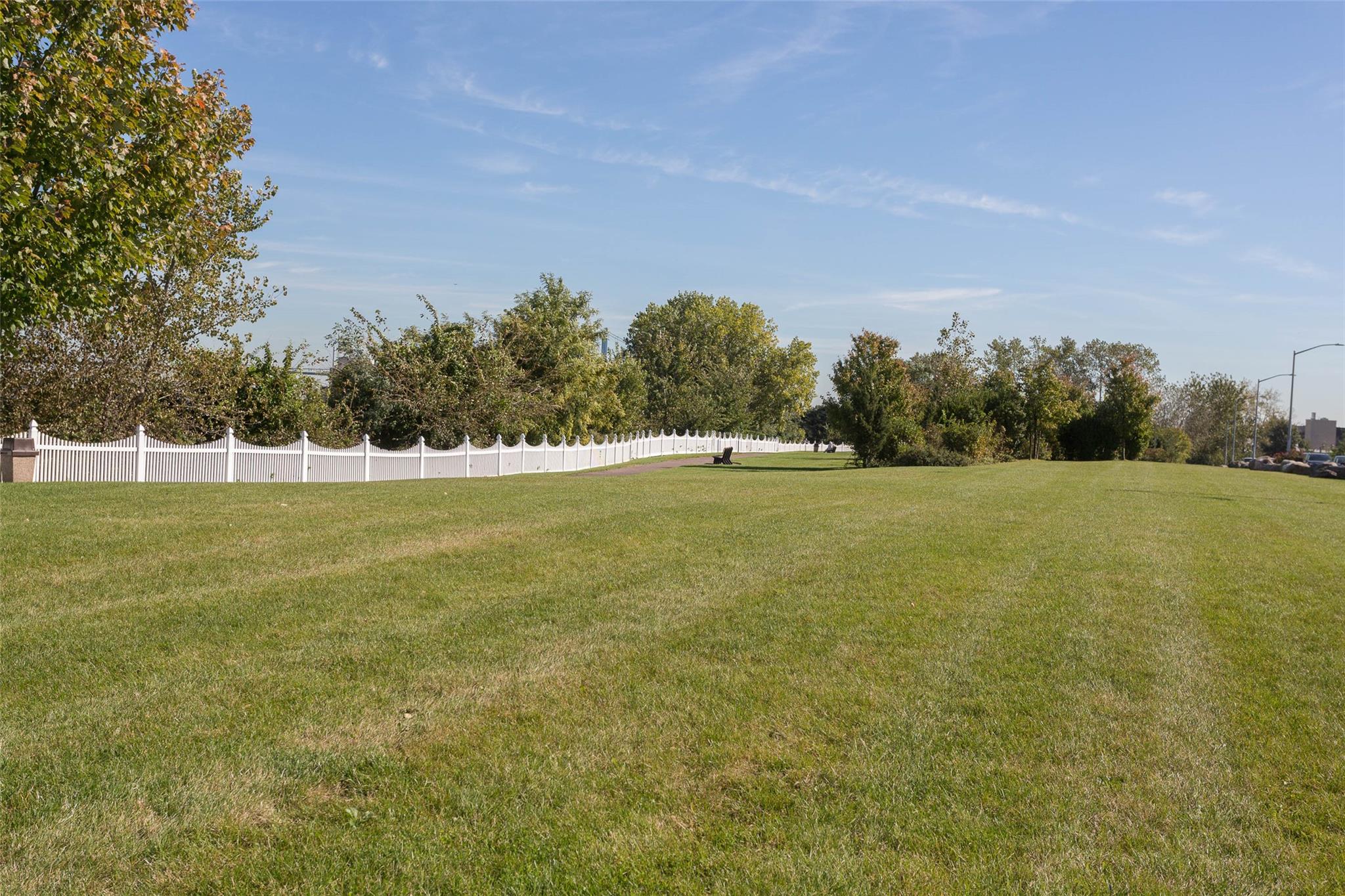 #14 photo, 121-10 Powells Cove Boulevard, كوينز College Point , NY 11356