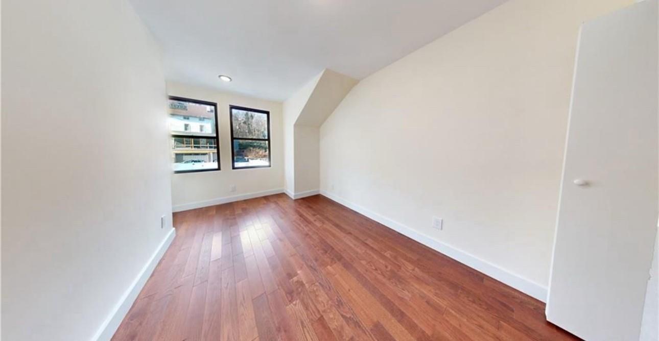 #12 photo, 67 Brewster St, Статен-Айленд ‖ Staten Island , NY 10304