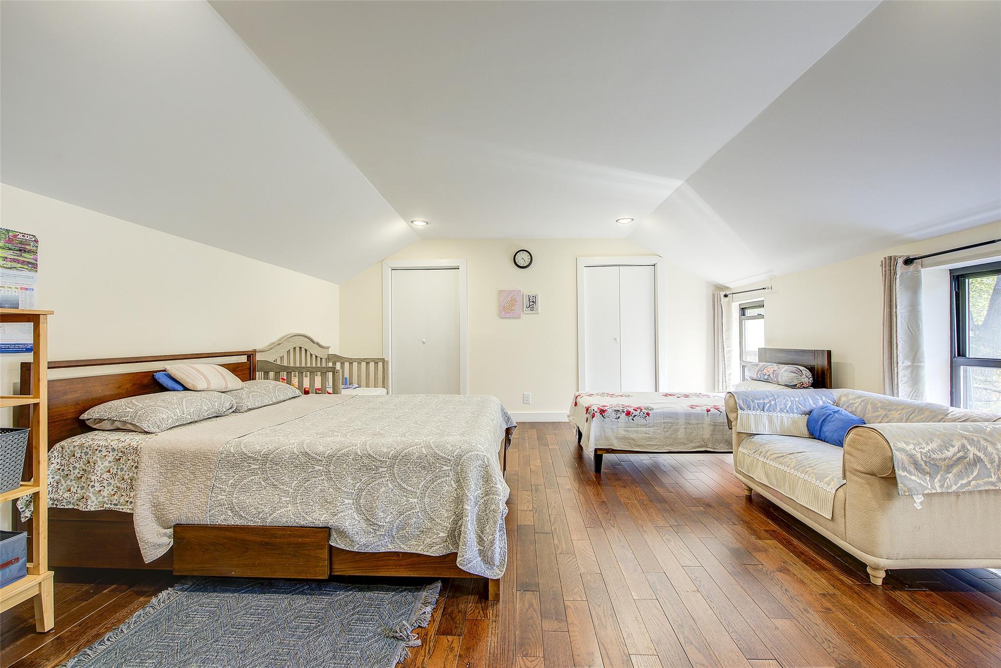 #2 photo, 67 Brewster St, Статен-Айленд ‖ Staten Island , NY 10304