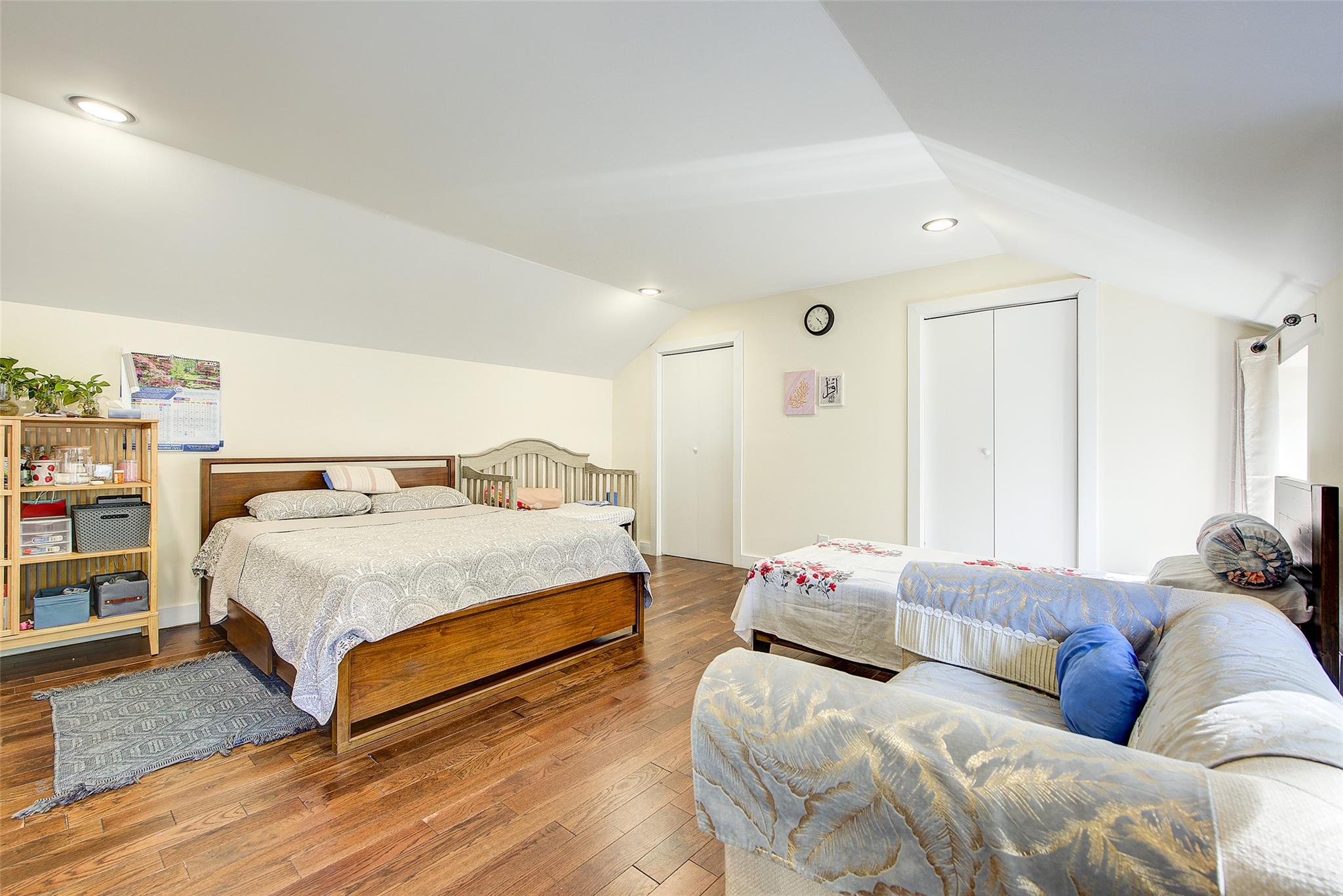 #3 photo, 67 Brewster St, Статен-Айленд ‖ Staten Island , NY 10304