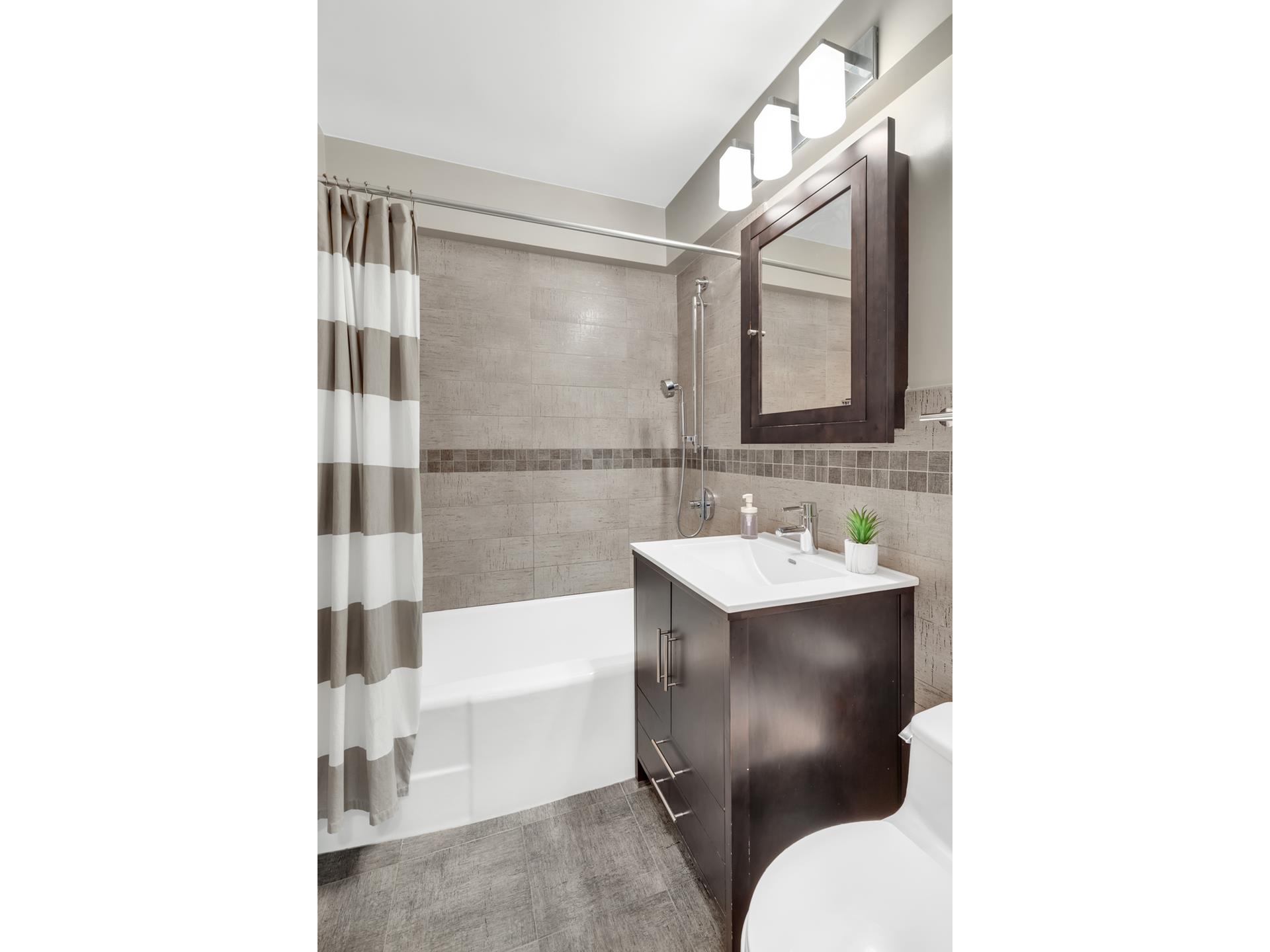 #6 photo, 136 E 56TH Street, マンハッタン Midtown East , NY 10022