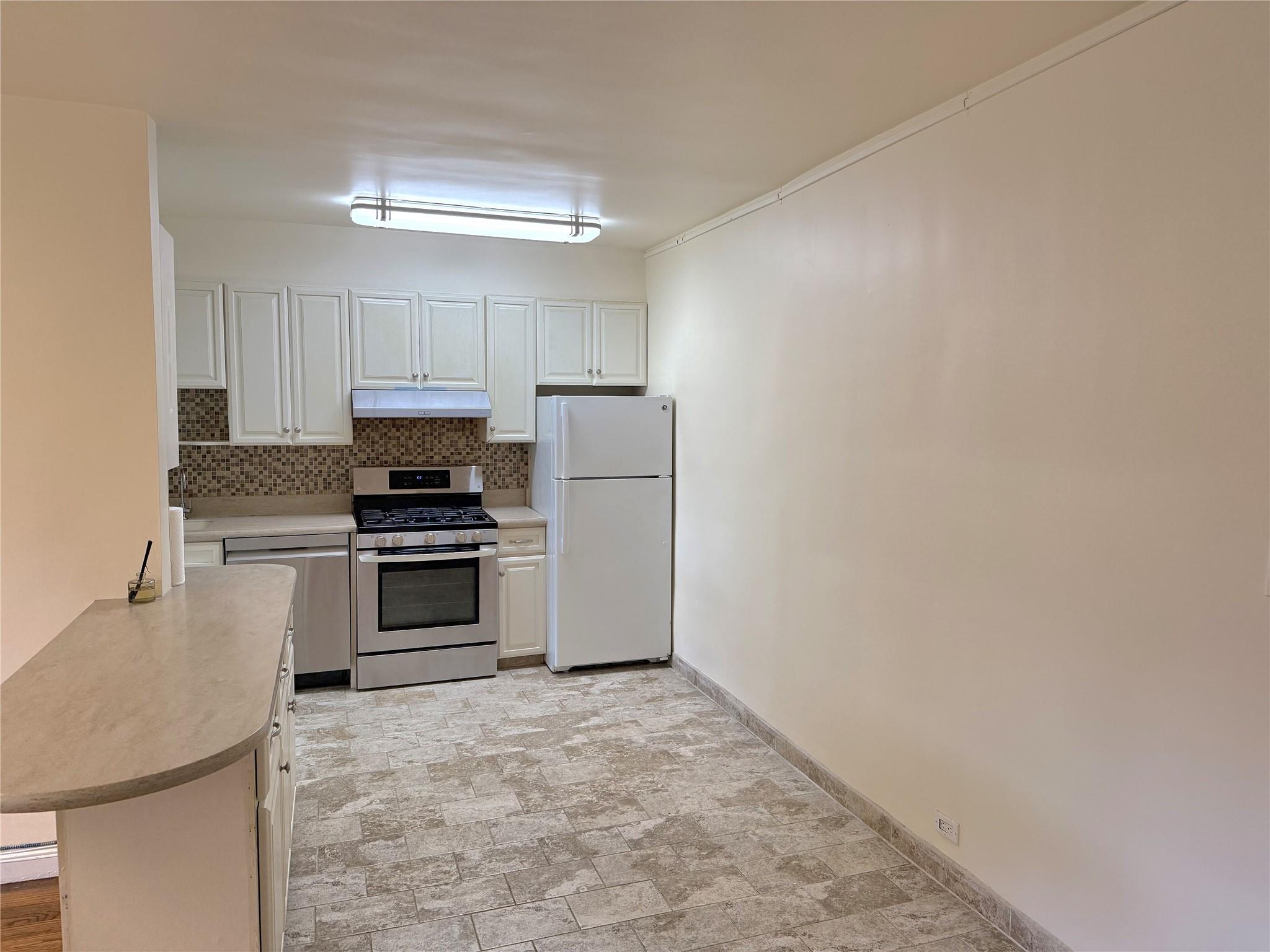 #8 photo, 22-27 76 Street, クイーンズ区 East Elmhurst , NY 11370