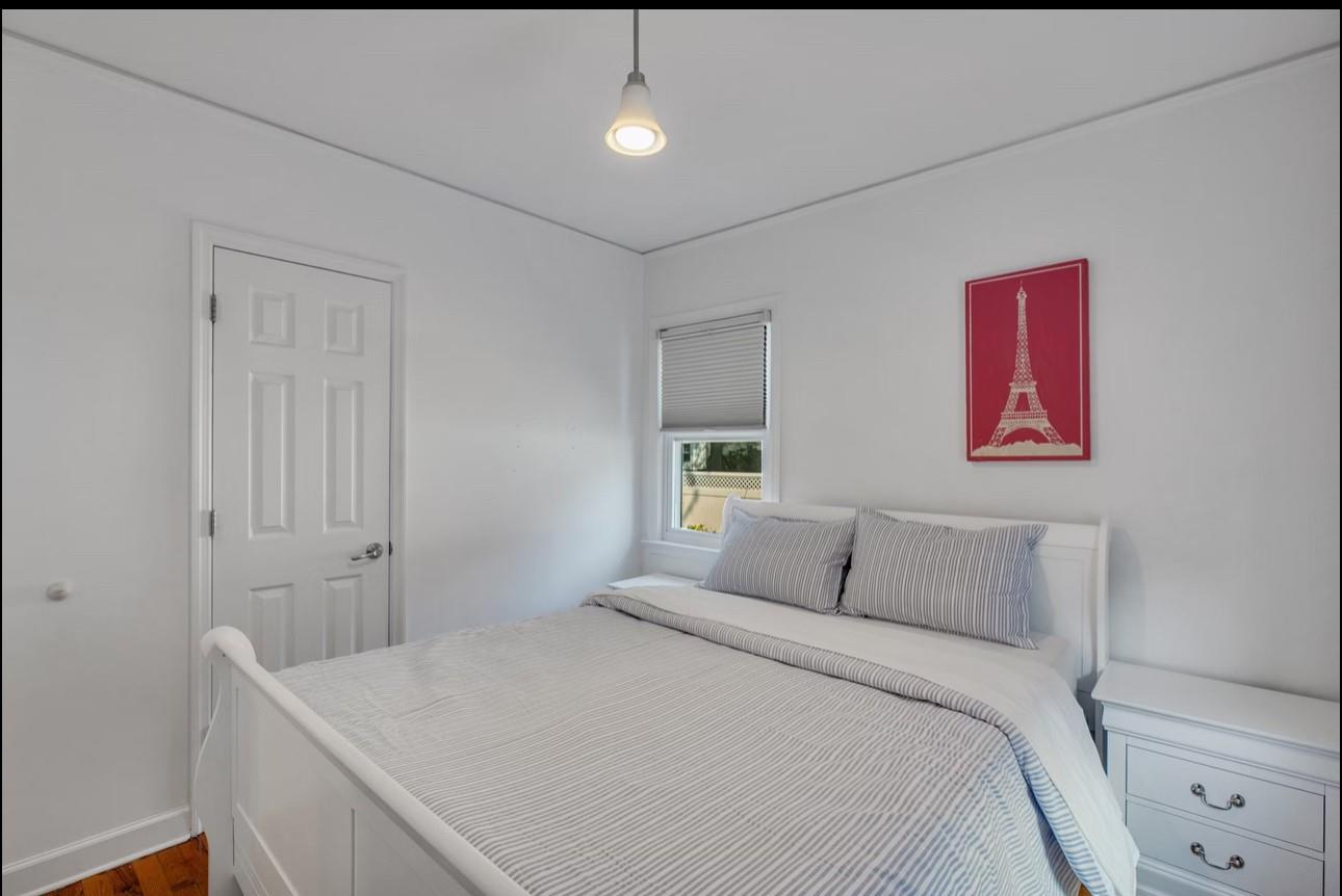 #12 photo, 556 N 12 Street, New Hyde Park , NY 11040