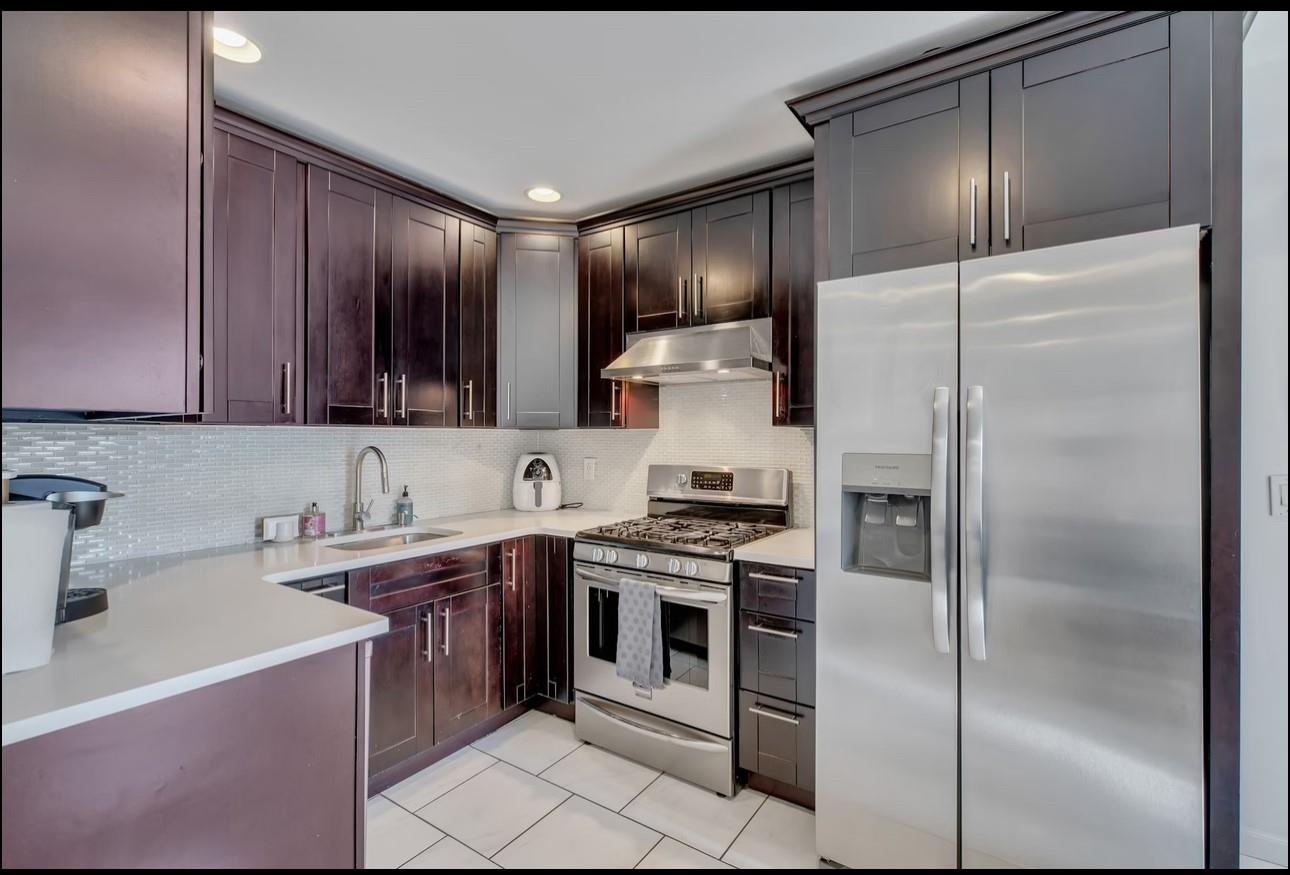 #7 photo, 556 N 12 Street, New Hyde Park , NY 11040