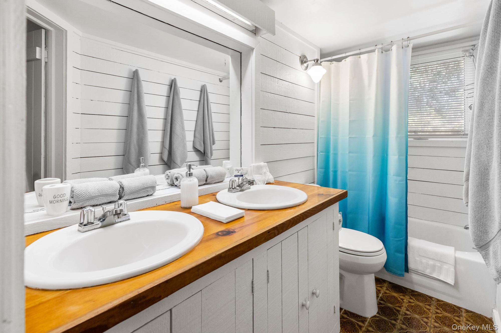 #11 photo, 20 Norfolk Drive, サフォーク郡 Springs , NY 11937