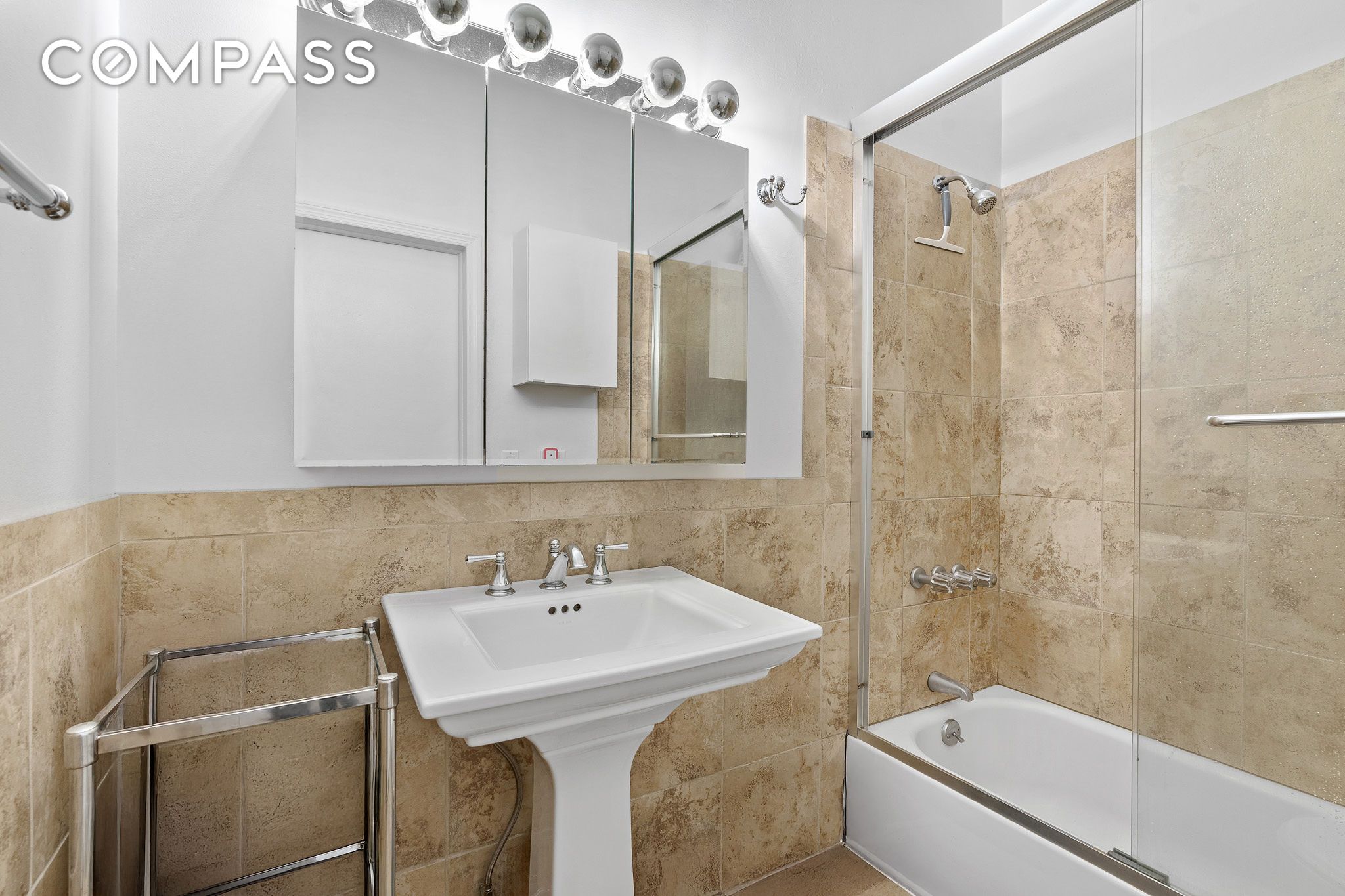 #13 photo, 565 Broadway, SoHo , NY 10012