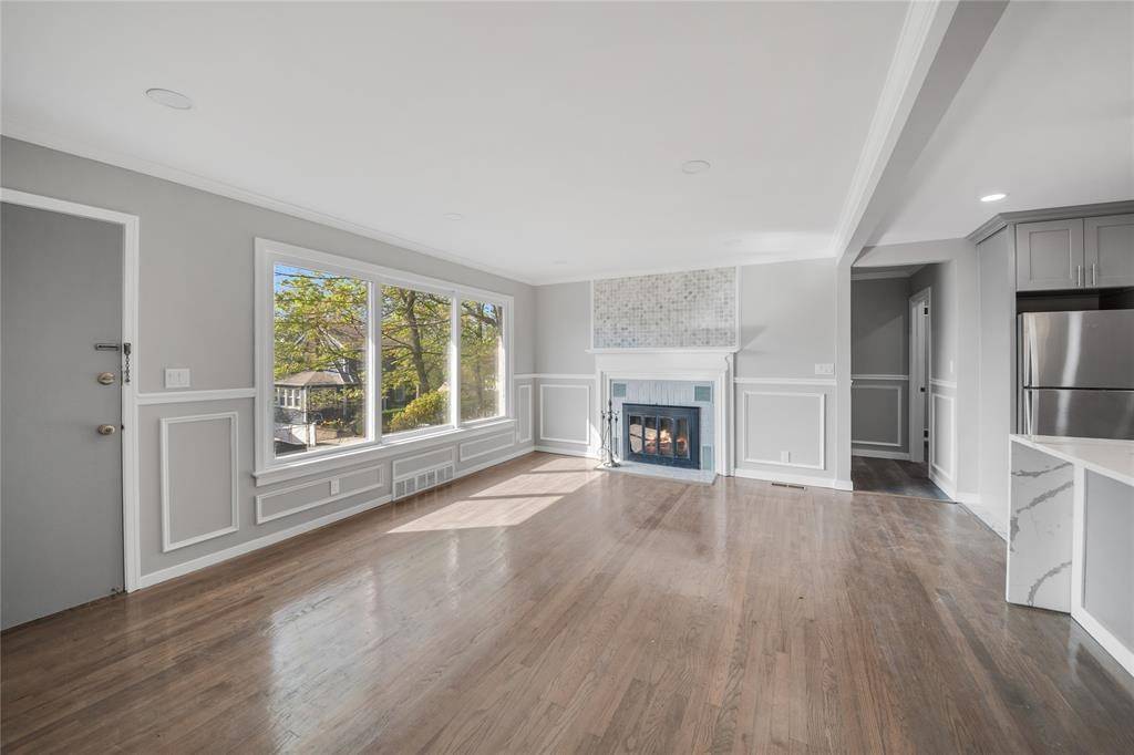 #3 photo, 84 Courter Avenue, Yonkers , NY 10705