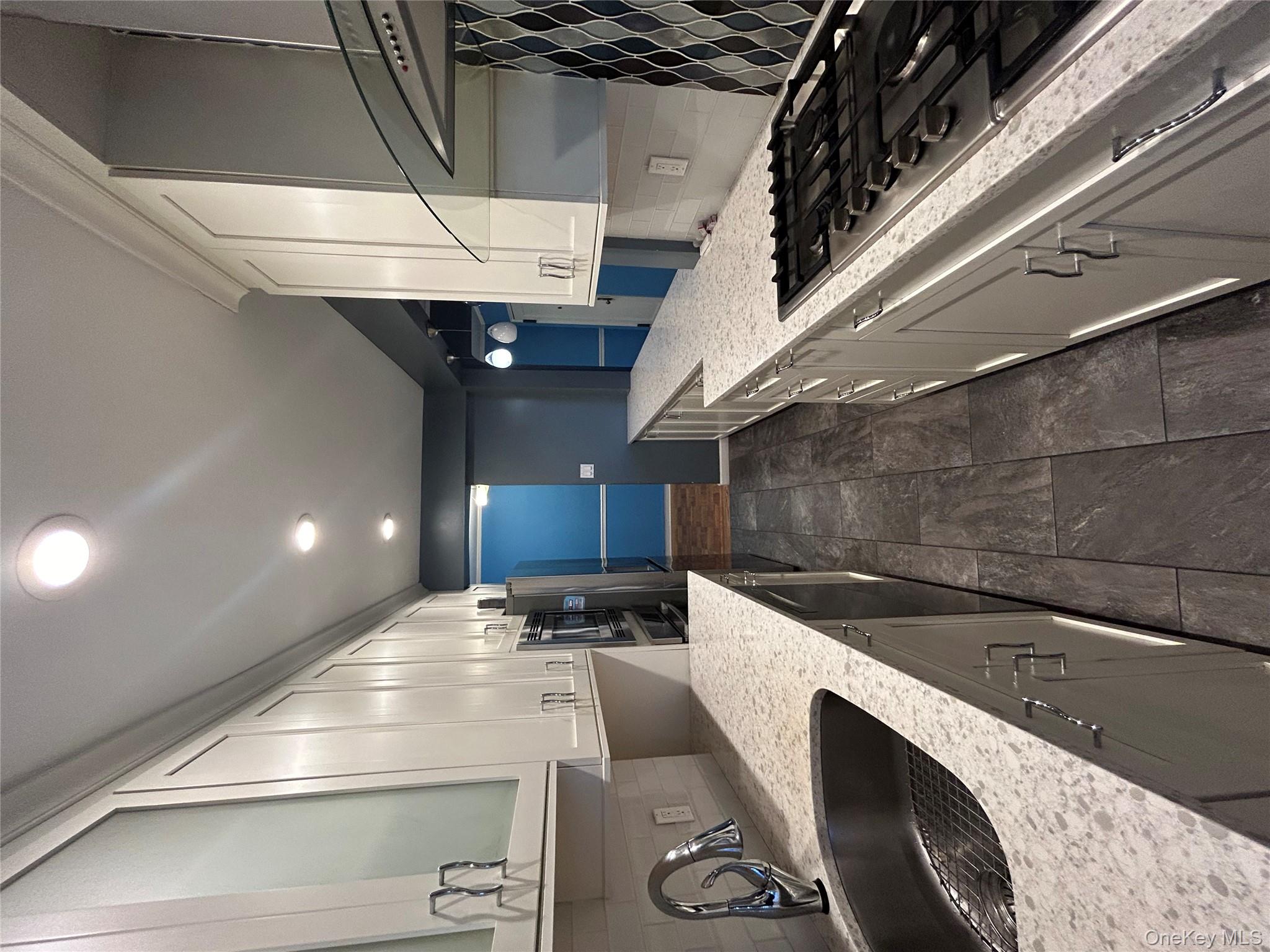 #8 photo, 470 N Broadway, Yonkers , NY 10701