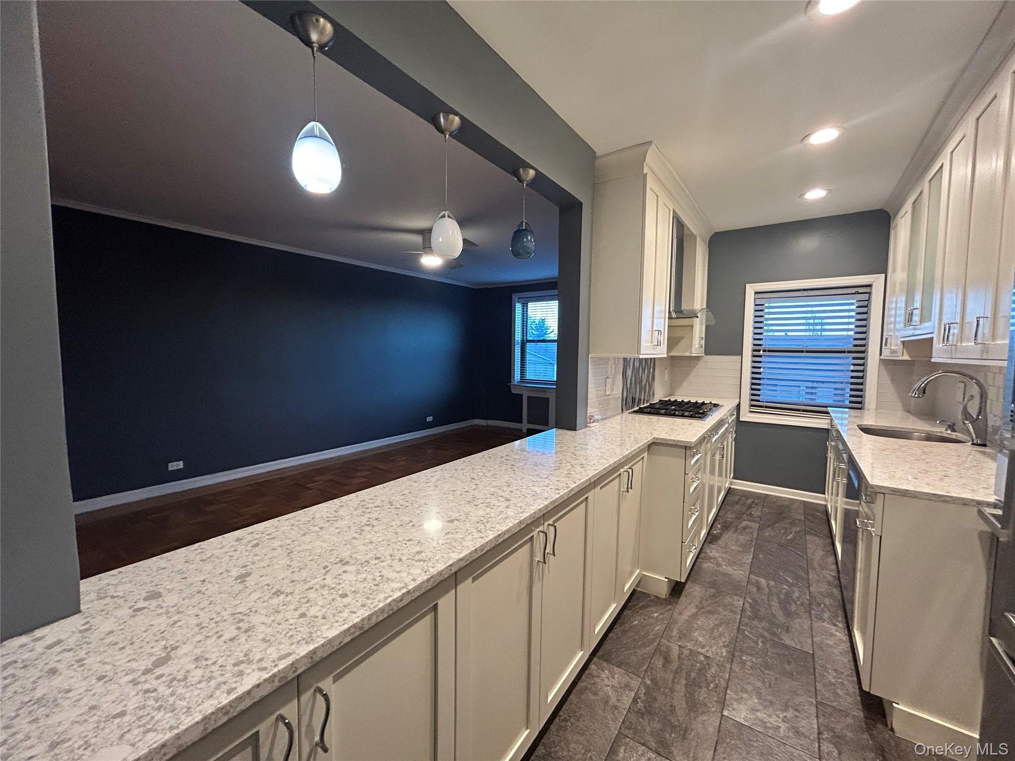 #9 photo, 470 N Broadway, Yonkers , NY 10701