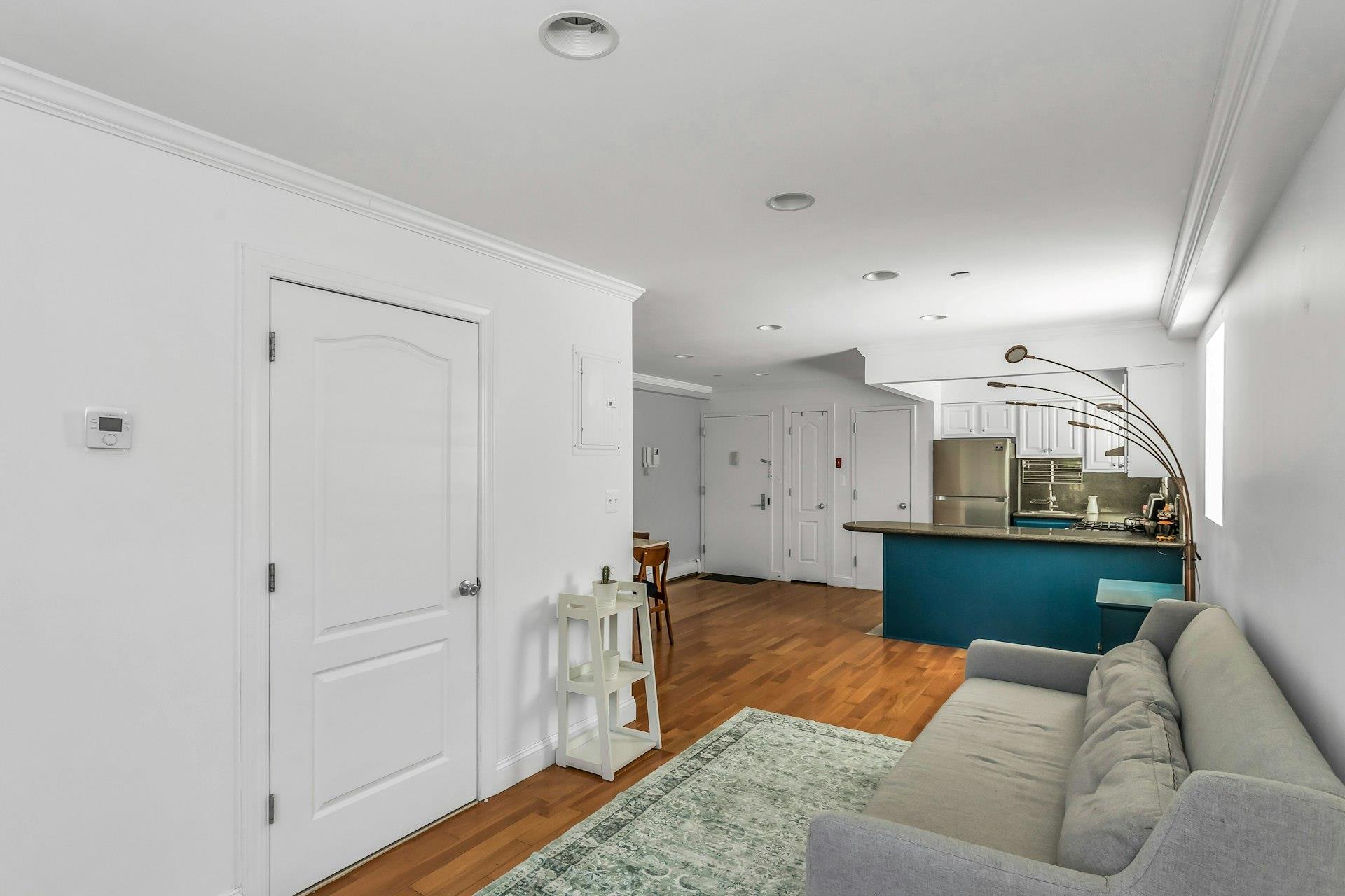 #11 photo, 83-71 116, クイーンズ区 Kew Gardens , NY 11418