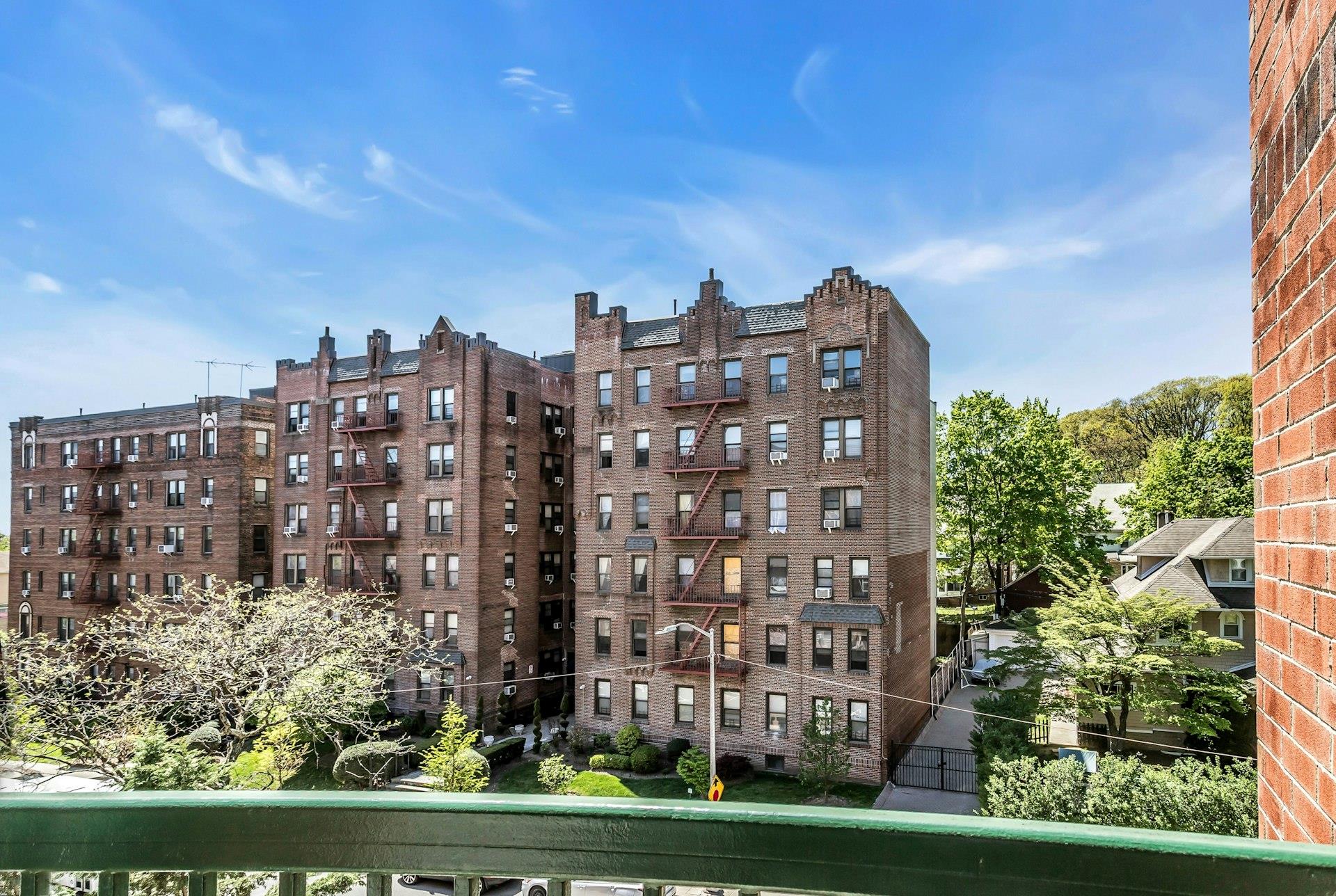 #20 photo, 83-71 116, クイーンズ区 Kew Gardens , NY 11418