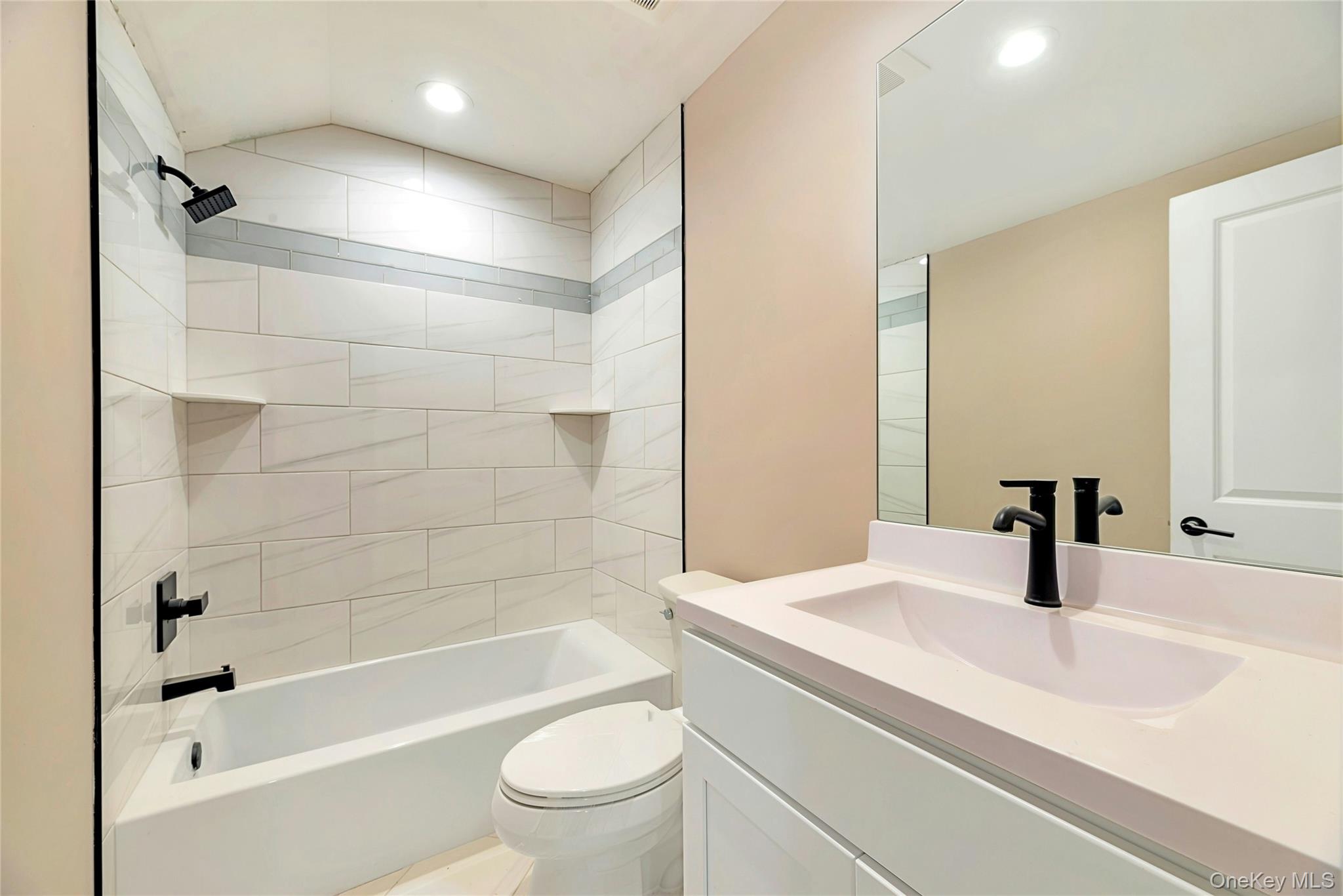 #11 photo, 305 COMMACK Road, 롱 아일랜드 Shirley , NY 11967