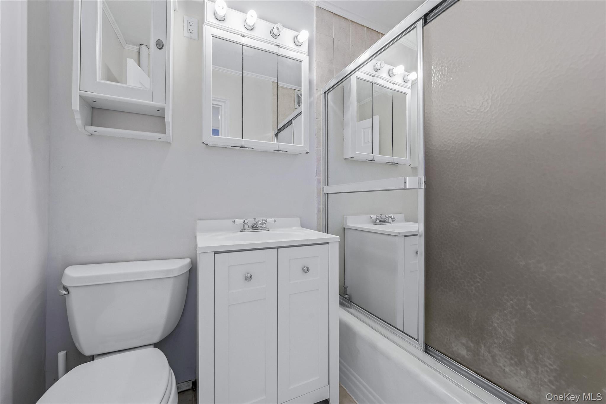 #10 photo, 15 Canterbury Road, ナッソー郡 Great Neck , NY 11021