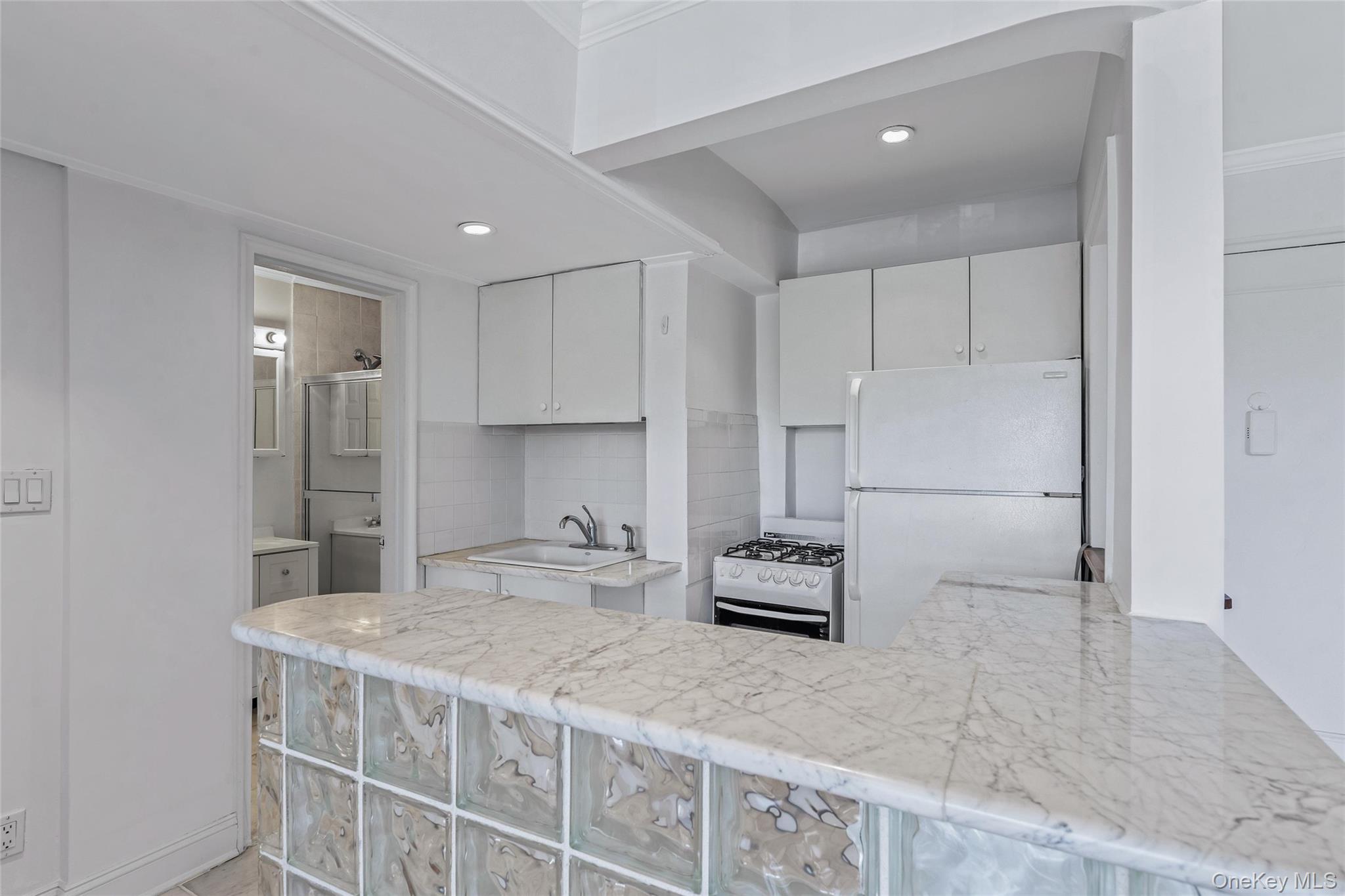 #6 photo, 15 Canterbury Road, ナッソー郡 Great Neck , NY 11021