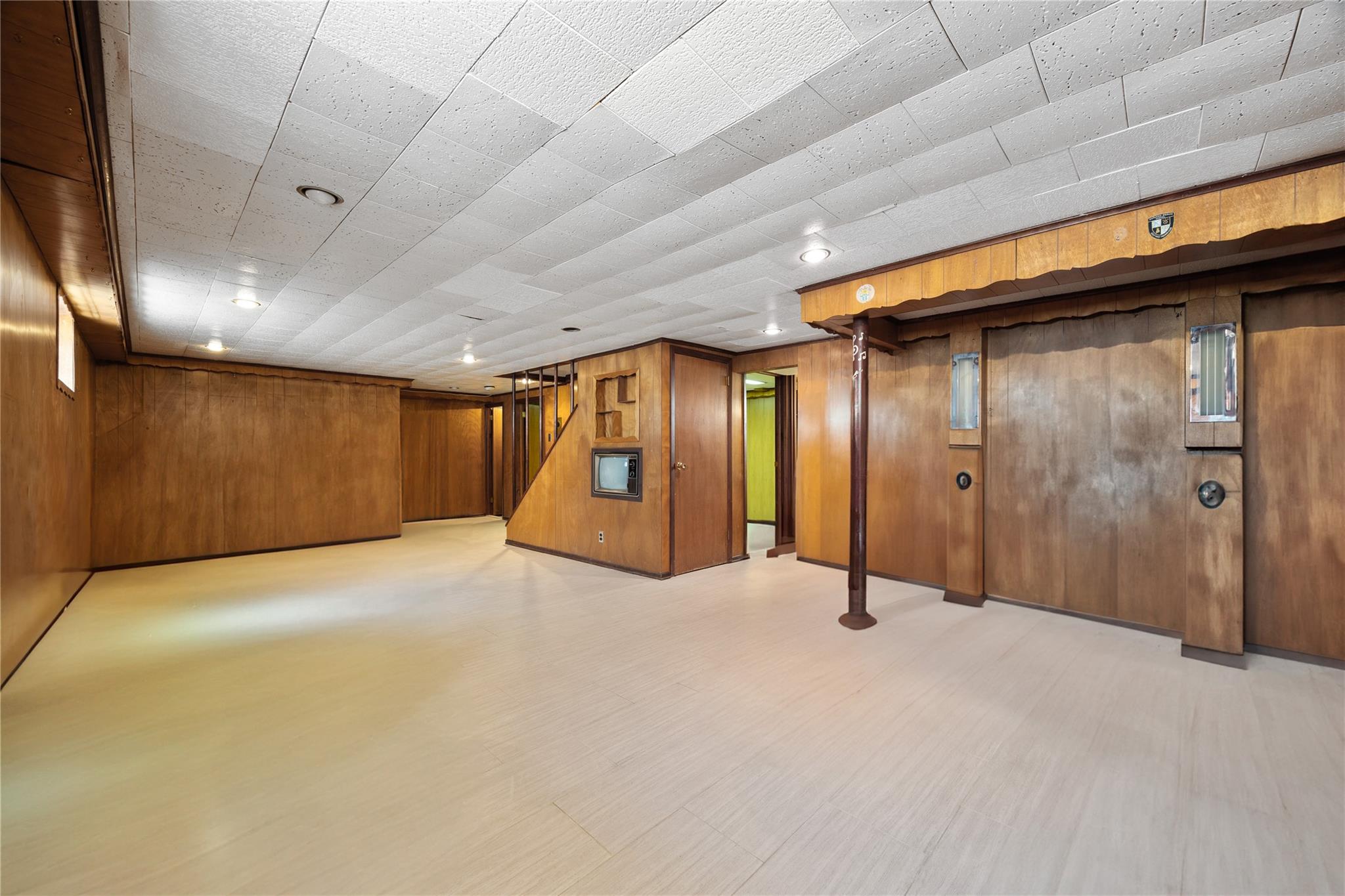 #16 photo, 15911 29th Avenue, Flushing , NY 11358