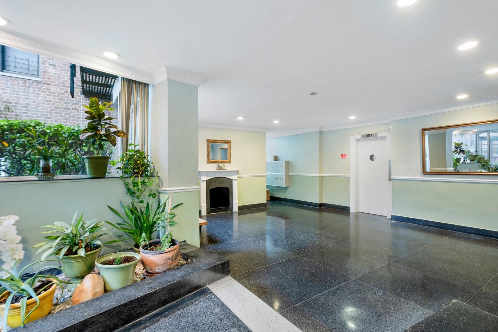 #10 photo, 63-95 Austin Street, クイーンズ区 Rego Park , NY 11374