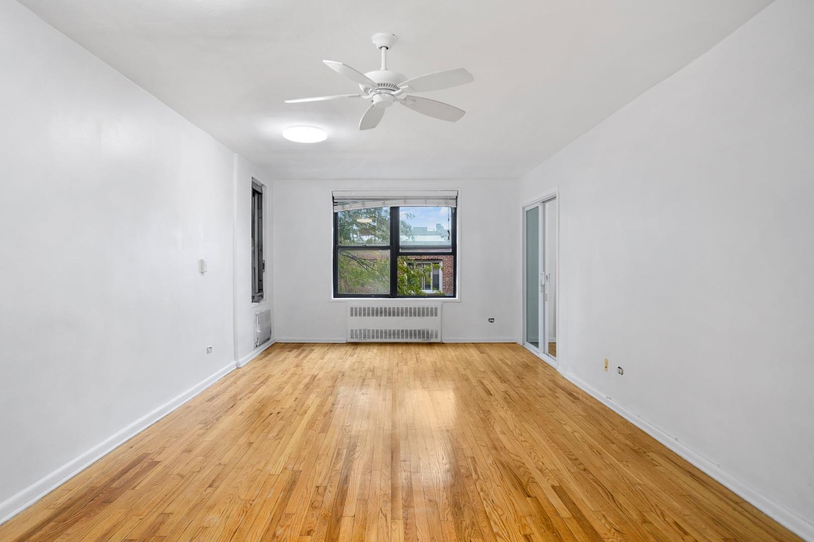 #2 photo, 63-95 Austin Street, クイーンズ区 Rego Park , NY 11374