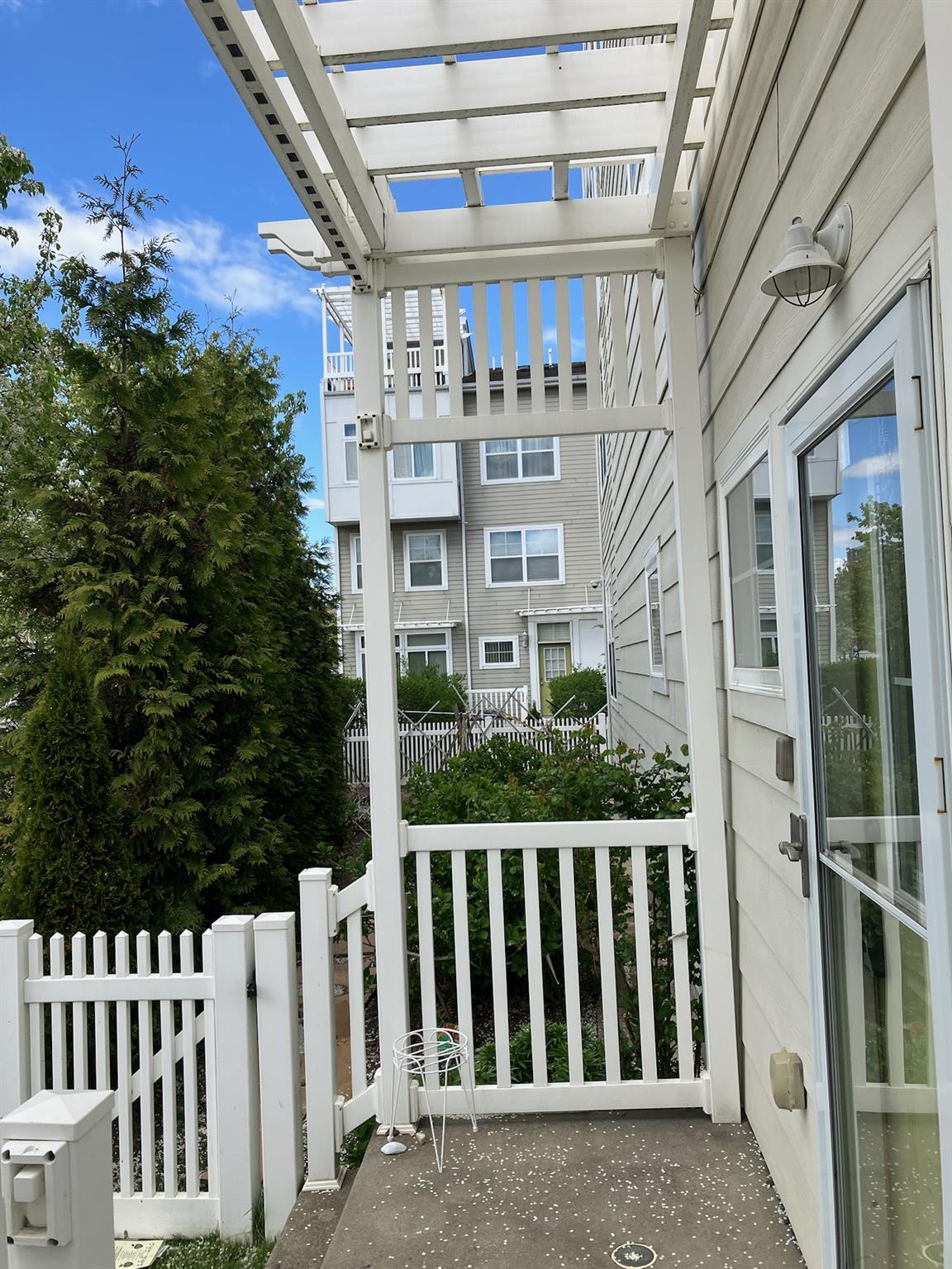 #3 photo, 203 Aquatic Place, クイーンズ区 Arverne , NY 11692