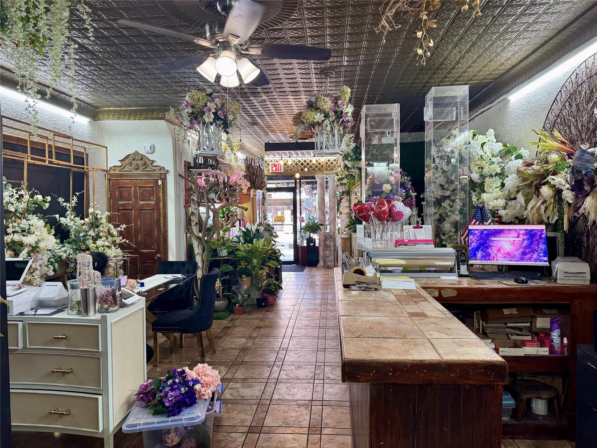 #2 photo, 105-16 Metropolitan Avenue, 뉴욕퀸즈 Forest Hills , NY 11375