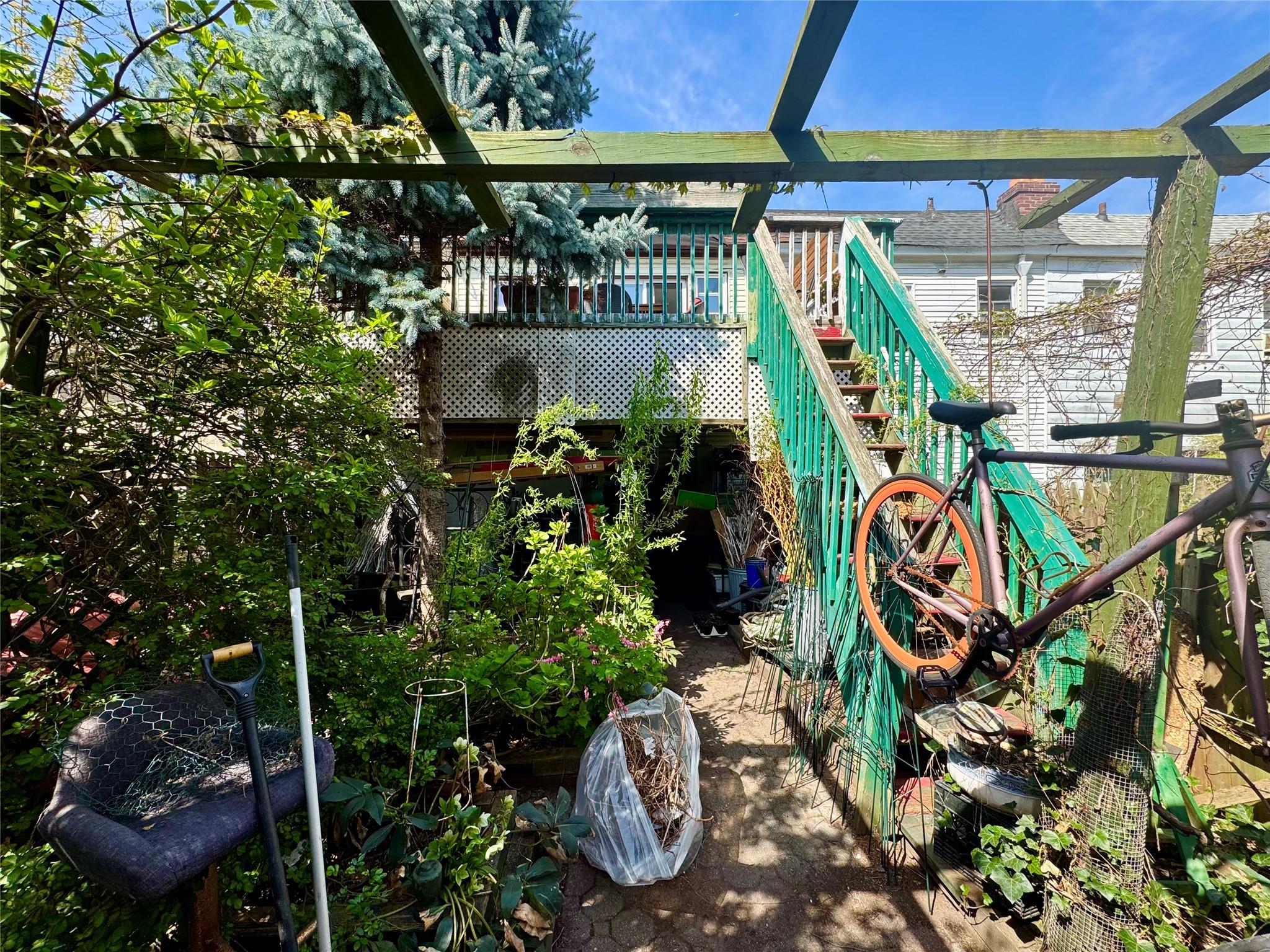 #4 photo, 105-16 Metropolitan Avenue, 뉴욕퀸즈 Forest Hills , NY 11375