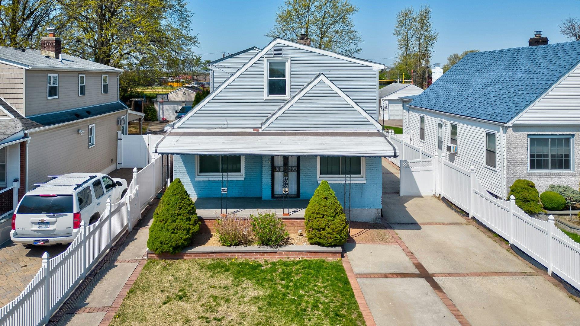 #4 photo, 25 Virginia Drive, Elmont , NY 11003