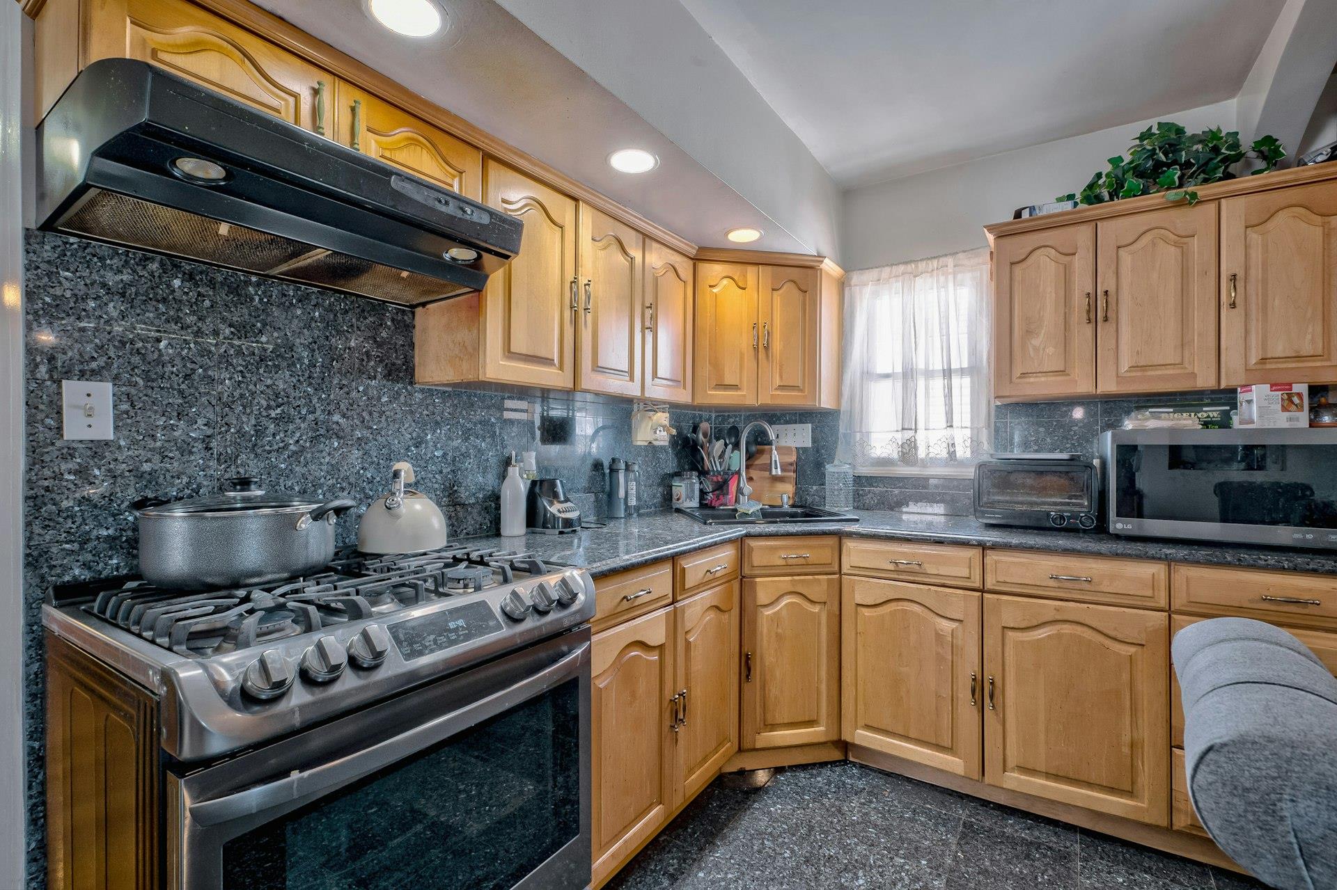 #6 photo, 25 Virginia Drive, Elmont , NY 11003