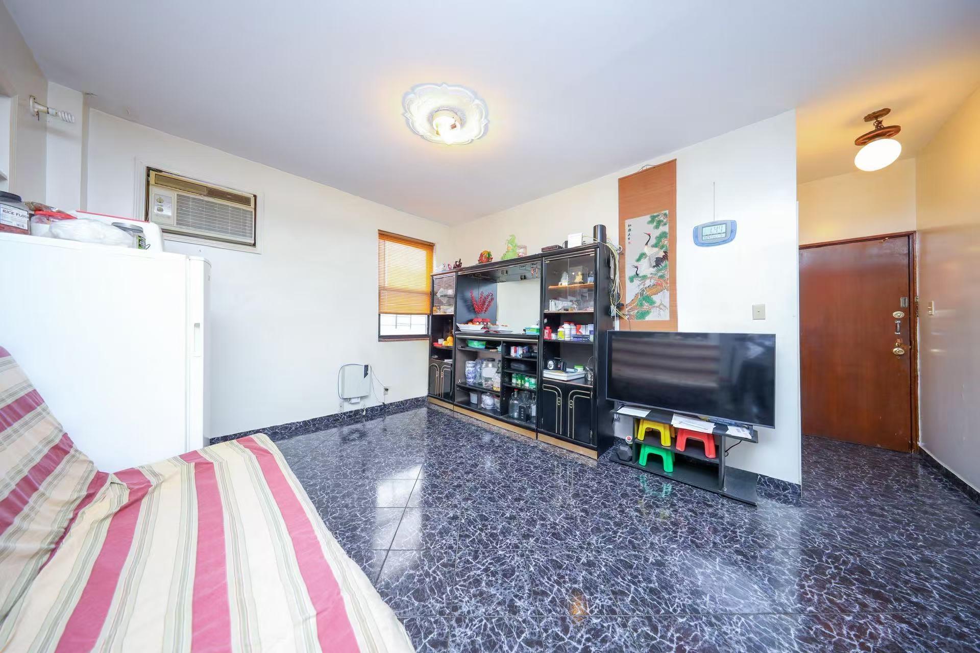 #10 photo, 3392 12 Avenue, ブルックリン区 Brooklyn , NY 11218