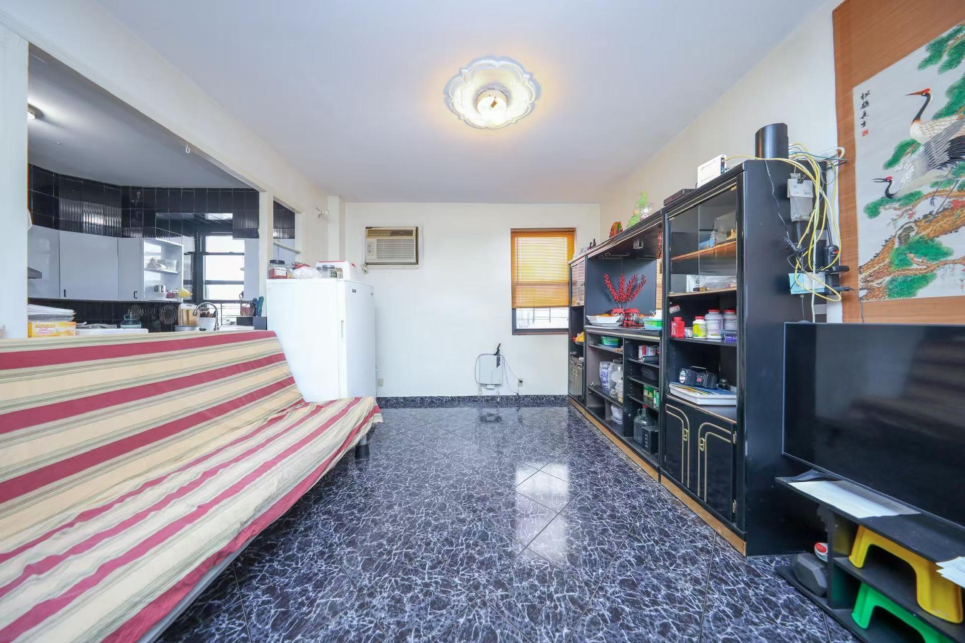 #11 photo, 3392 12 Avenue, ブルックリン区 Brooklyn , NY 11218