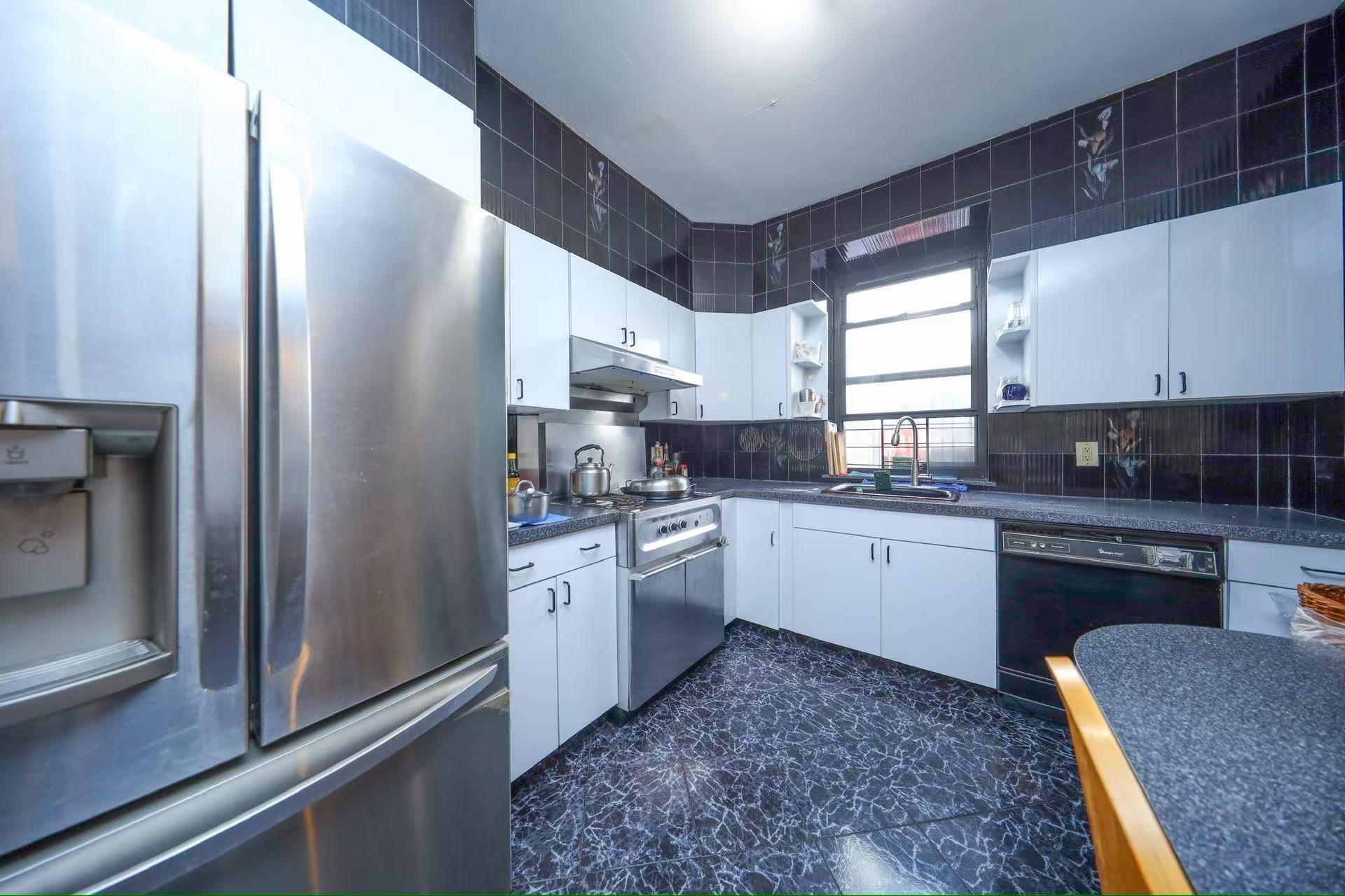 #12 photo, 3392 12 Avenue, ブルックリン区 Brooklyn , NY 11218