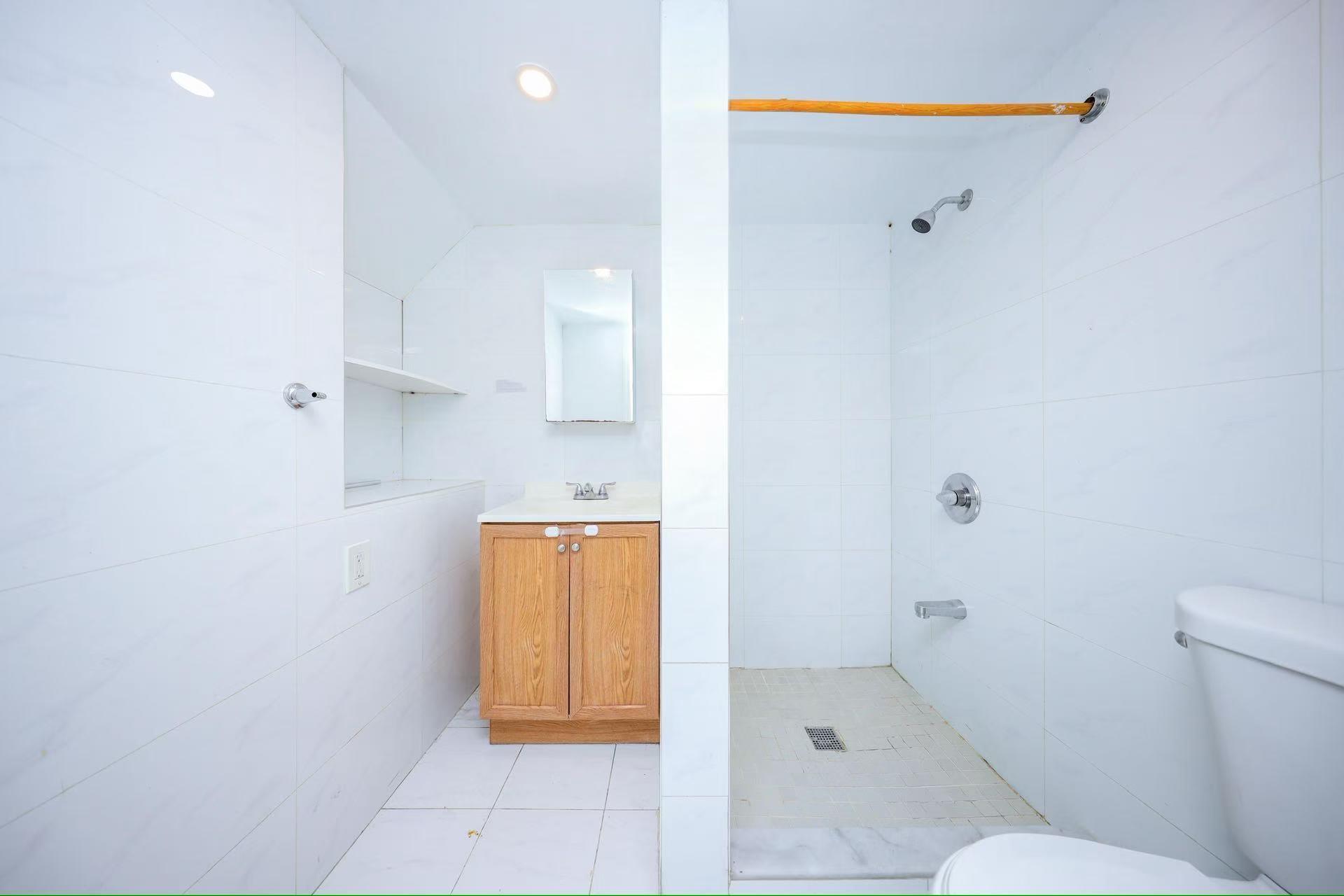 #15 photo, 3392 12 Avenue, ブルックリン区 Brooklyn , NY 11218