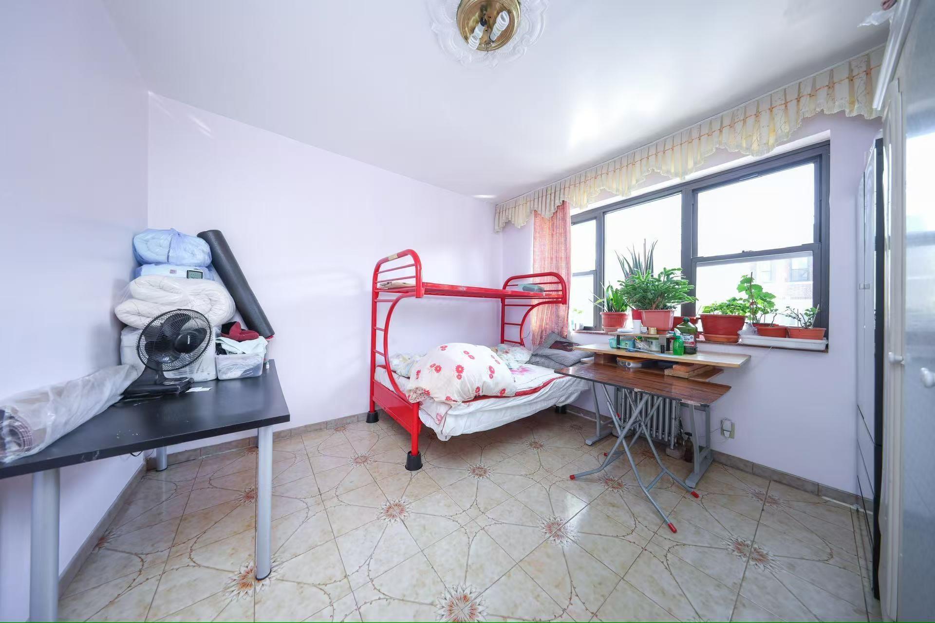 #5 photo, 3392 12 Avenue, ブルックリン区 Brooklyn , NY 11218