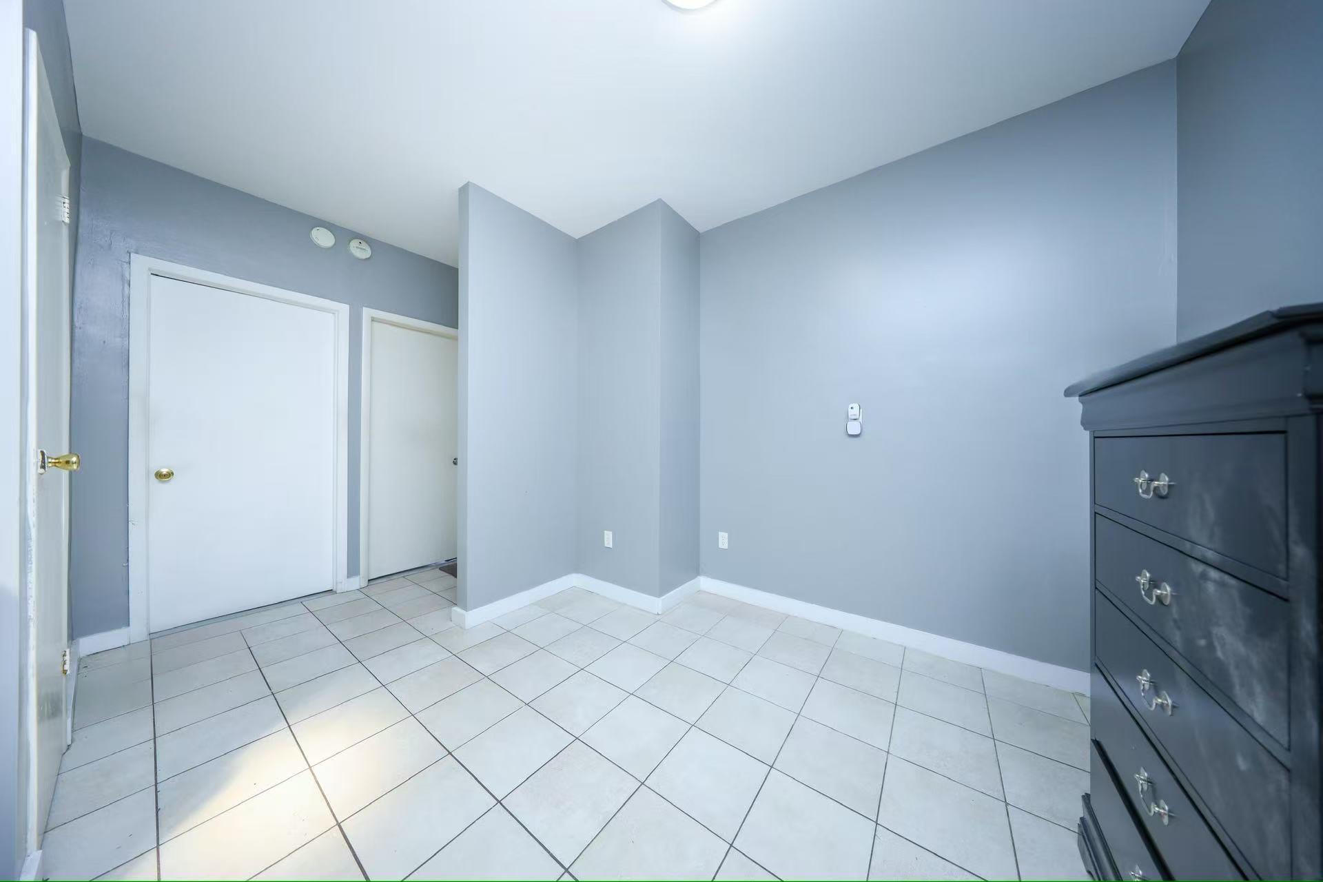 #8 photo, 3392 12 Avenue, ブルックリン区 Brooklyn , NY 11218