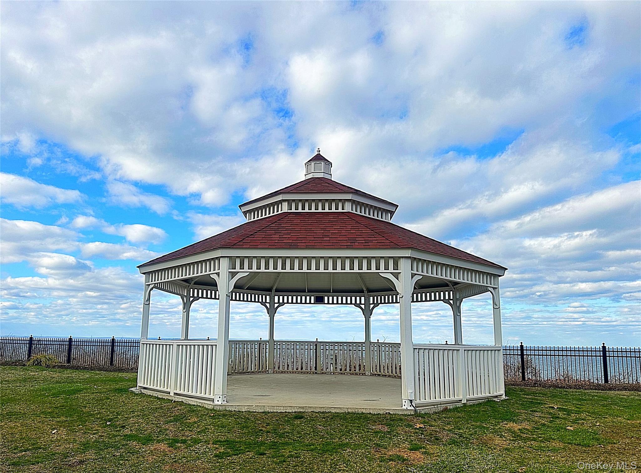 #13 photo, 39 Cliff Road, Port Jefferson , NY 11777