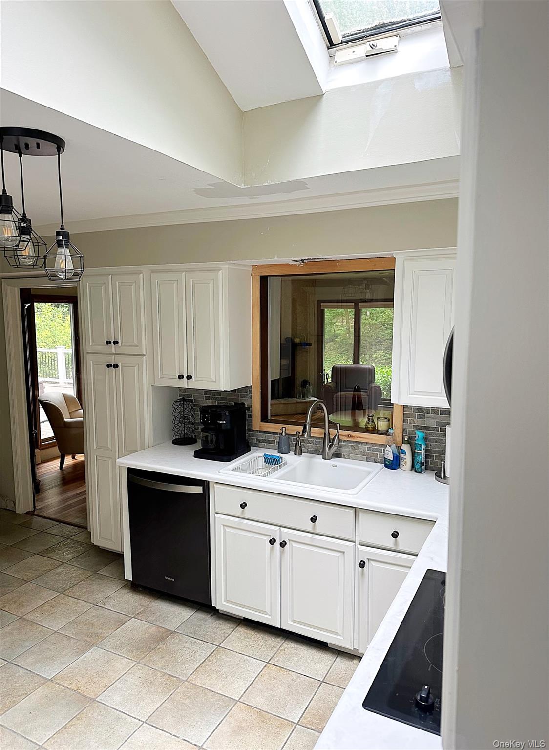 #16 photo, 39 Cliff Road, Port Jefferson , NY 11777