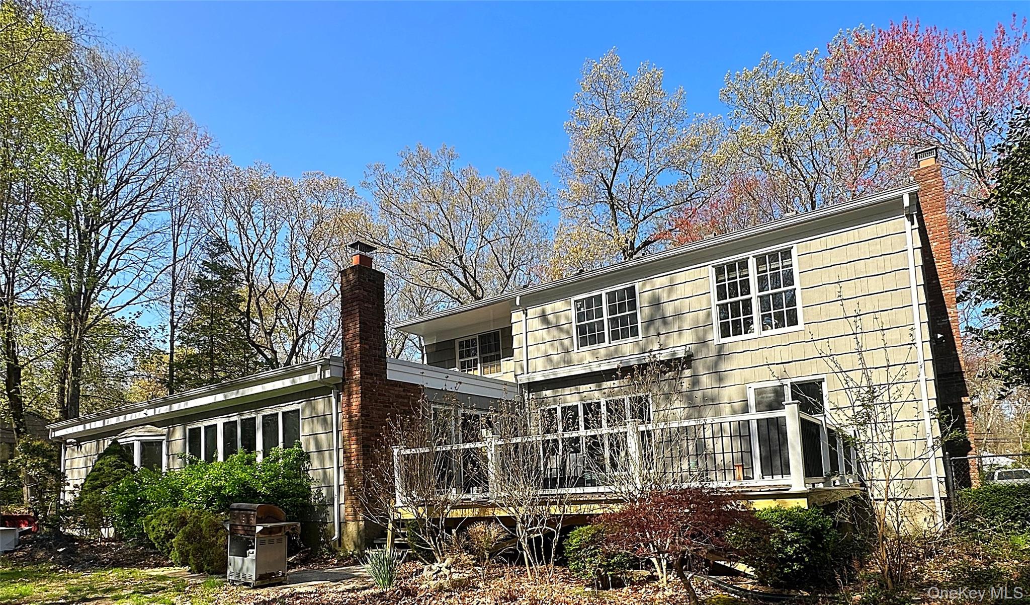 #5 photo, 39 Cliff Road, Port Jefferson , NY 11777